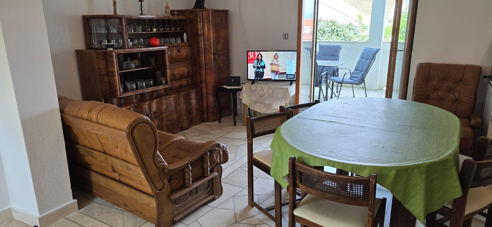 Three bedroom apartment with terrace Mirca (Brač) (A-5655-a) Three bedroom apartment with terrace Mirca (Brač) (A-5655-a)