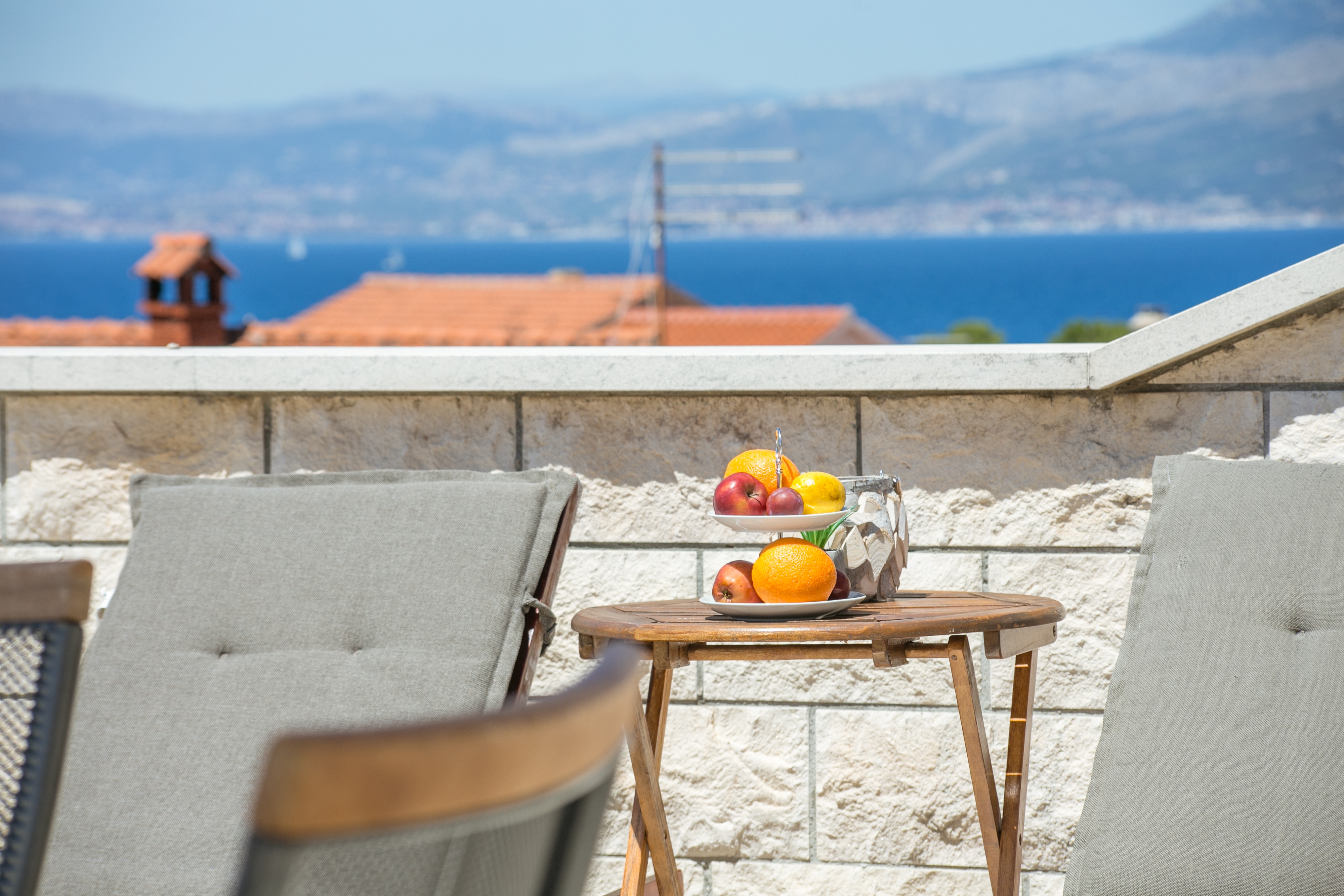 Two bedroom apartment with terrace and sea view Supetar, Brač (A-5658-a) Two bedroom apartment with terrace and sea view Supetar, Brač (A-5658-a)