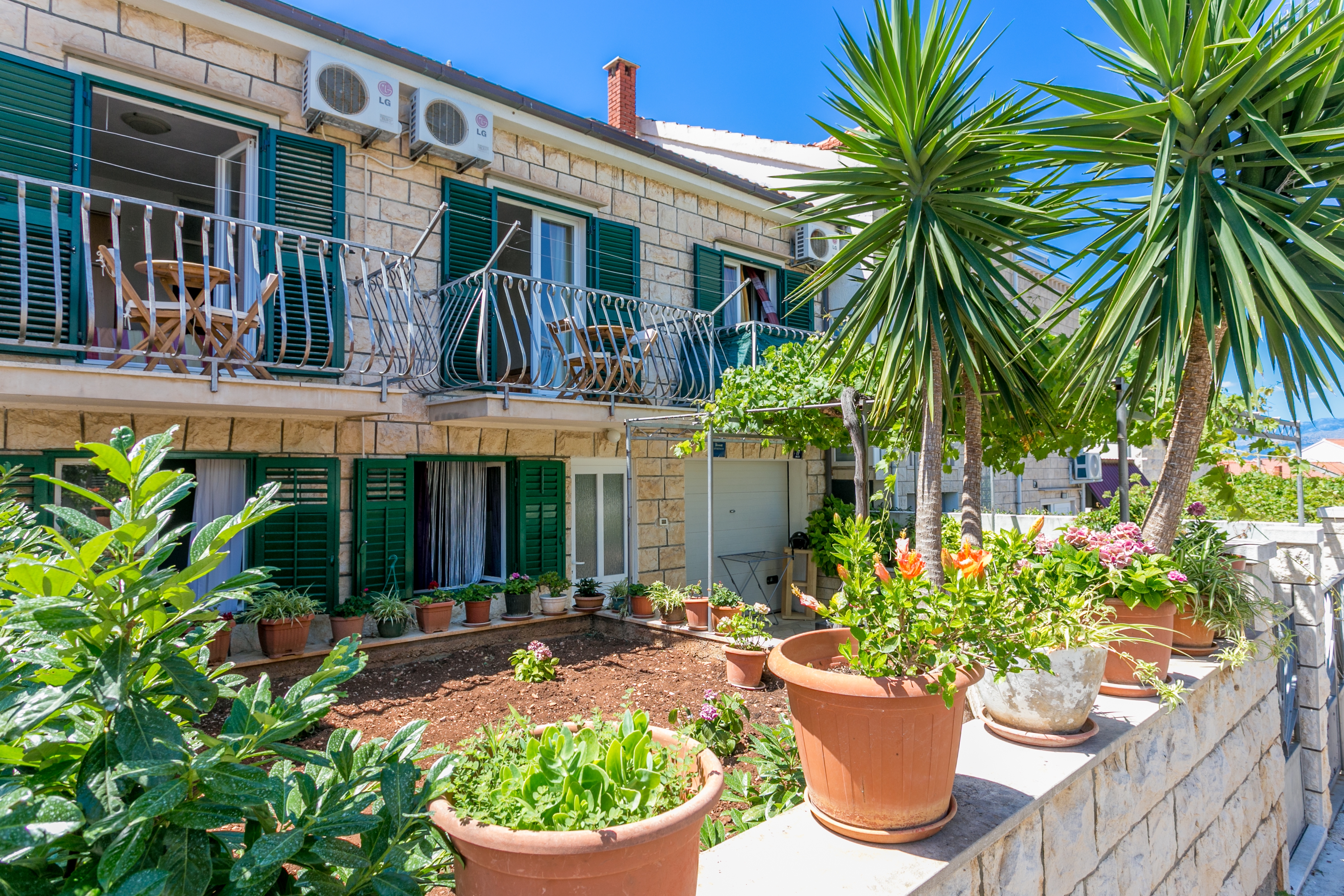 One bedroom apartment with air-conditioning Supetar, Brač (A-5658-b) One bedroom apartment with air-conditioning Supetar, Brač (A-5658-b)