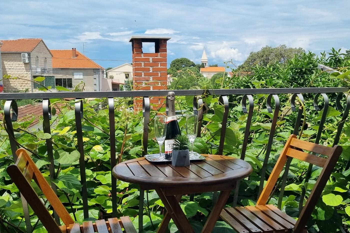 Room with balcony Supetar, Brač (S-5658-a) Room with balcony Supetar, Brač (S-5658-a)