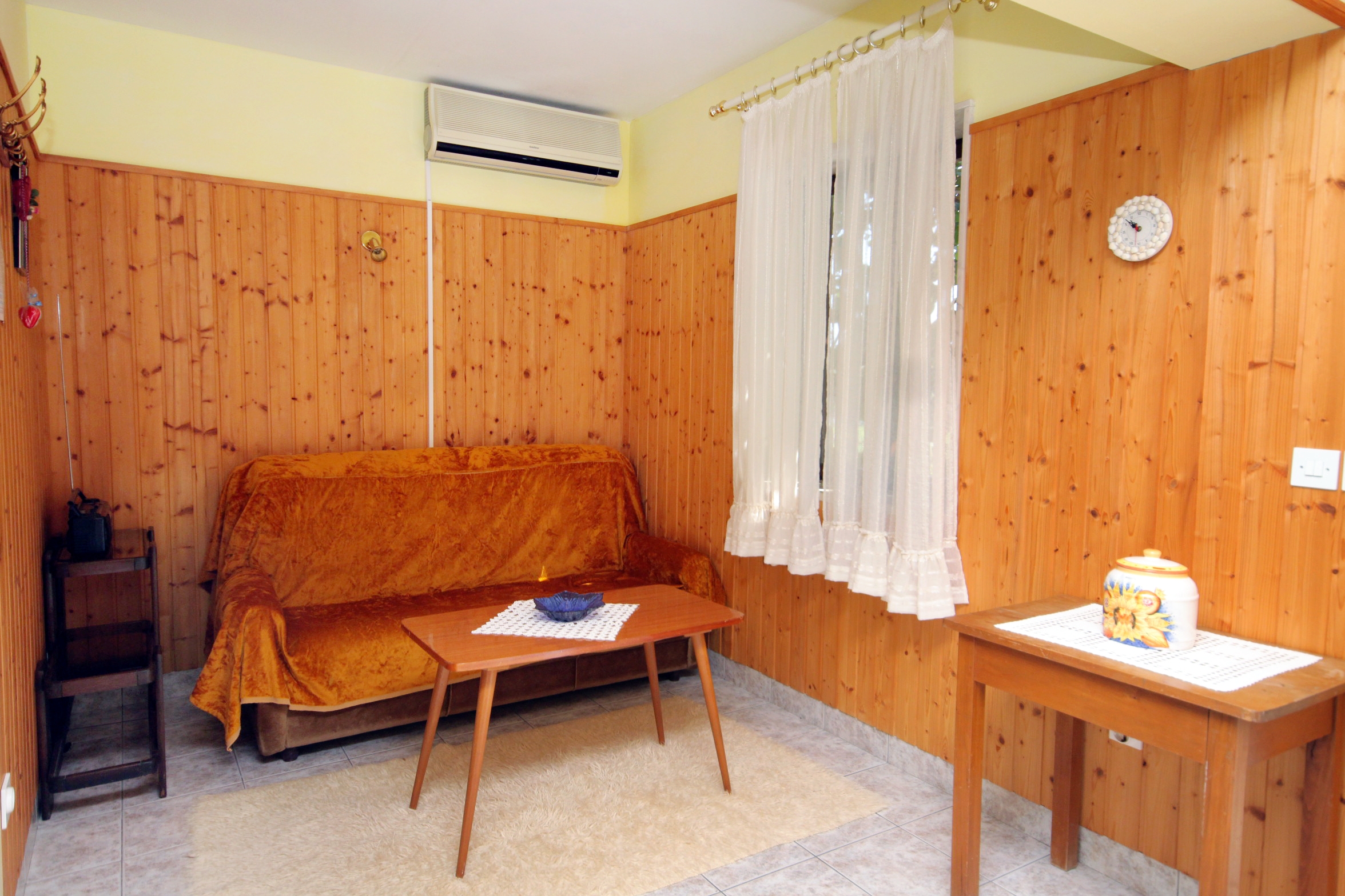 One bedroom apartment with terrace Postira, Brač (A-5659-a)