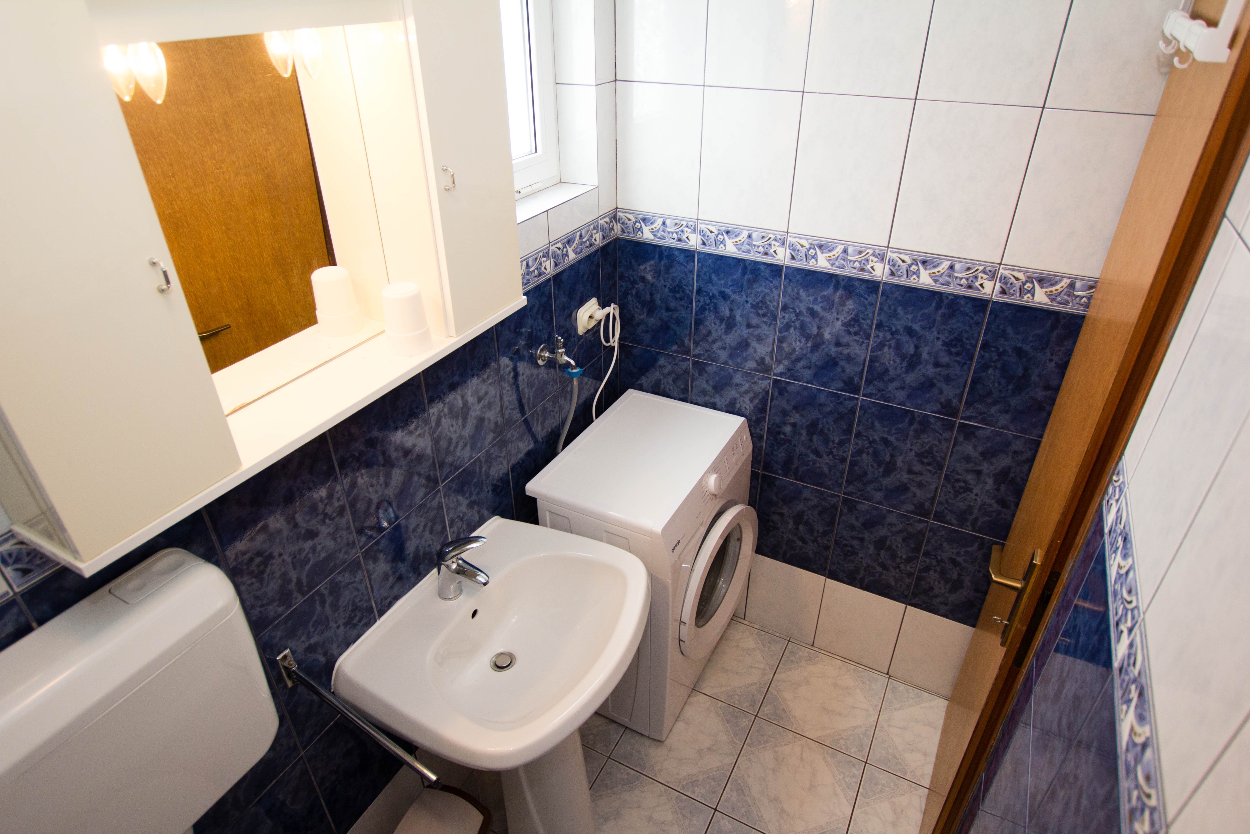 One bedroom apartment near beach Sućuraj, Hvar  A-a