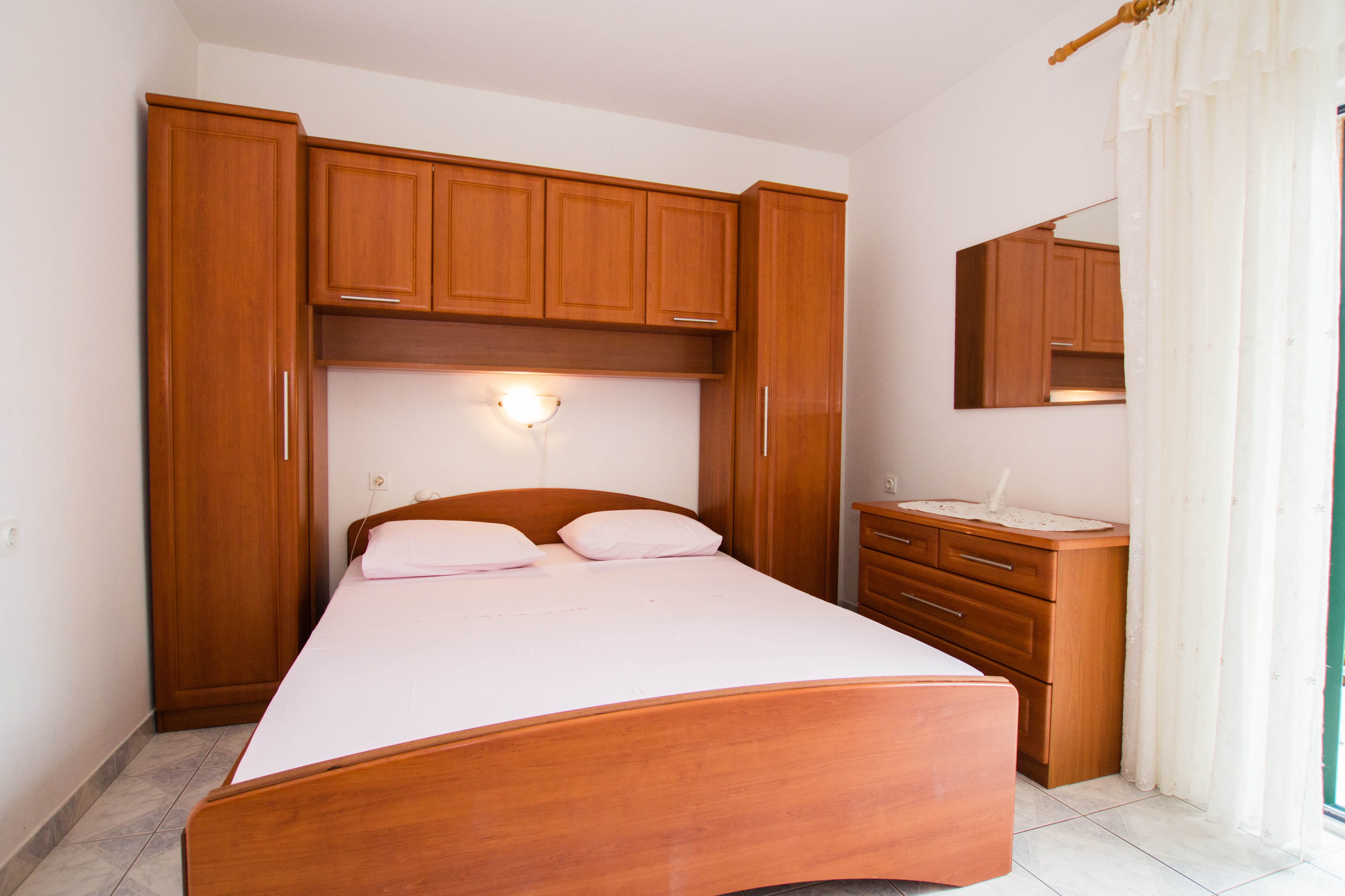 One bedroom apartment near beach Sućuraj, Hvar  A-a