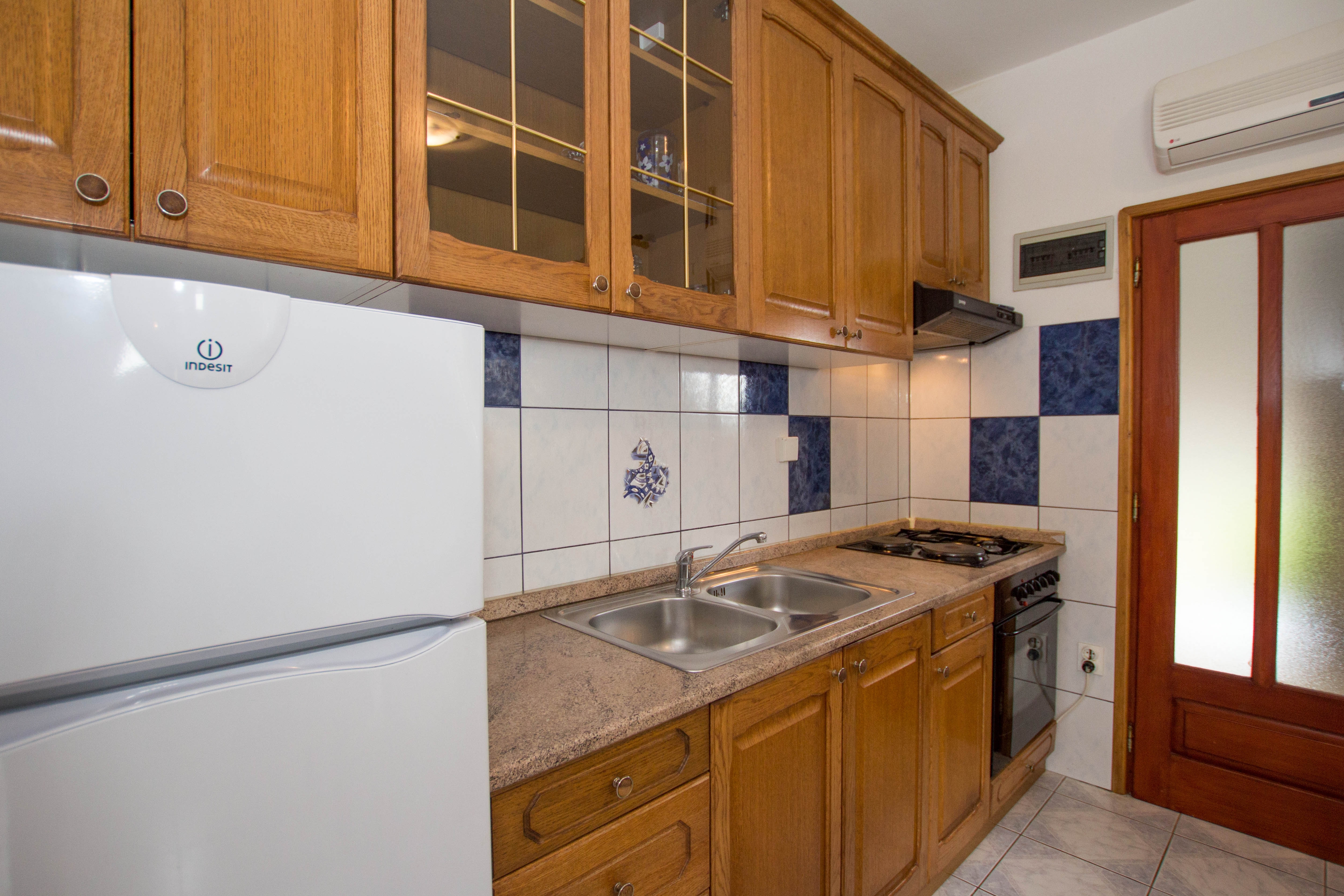 One bedroom apartment near beach Sućuraj, Hvar  A-a