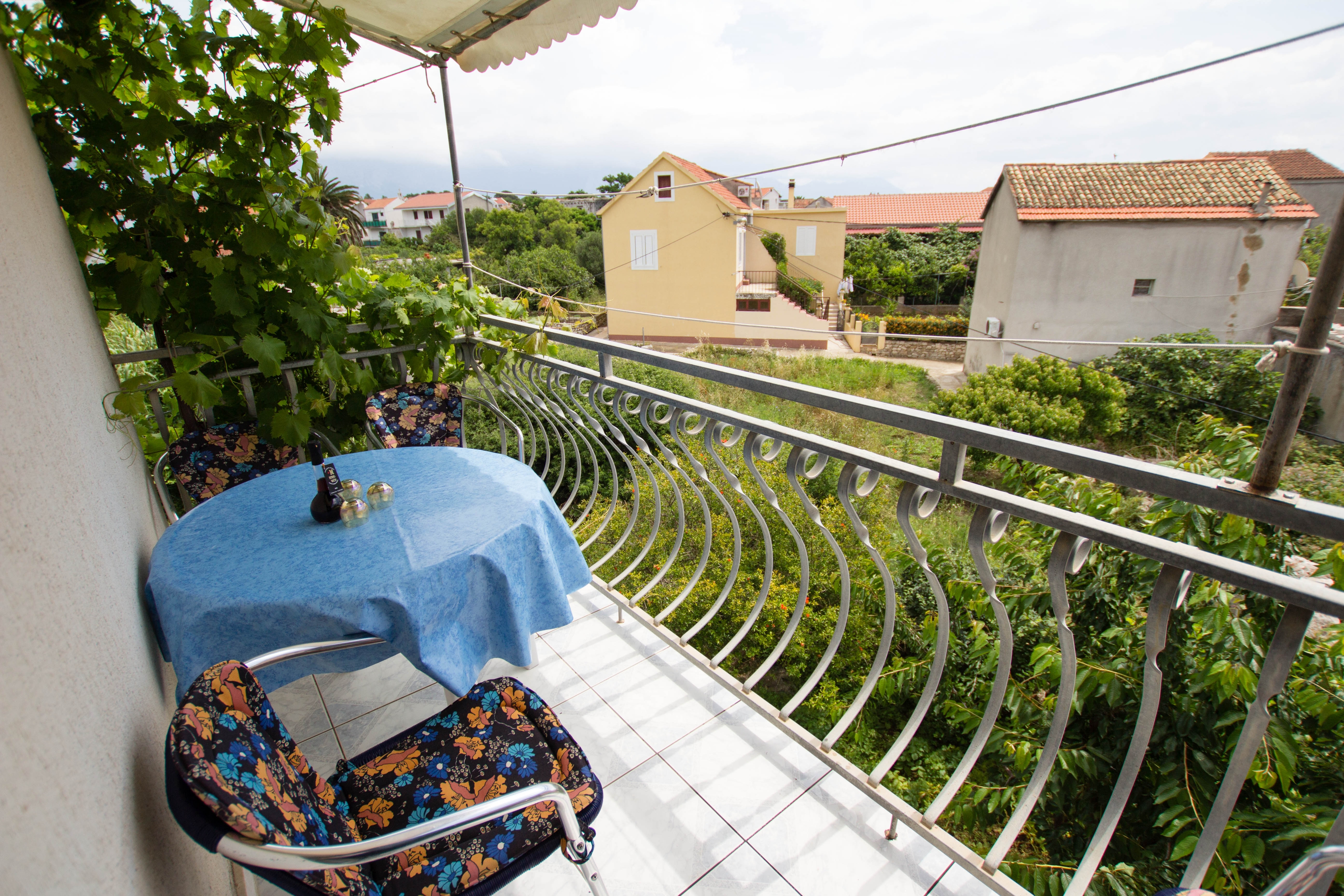 One bedroom apartment near beach Sućuraj, Hvar  A-b