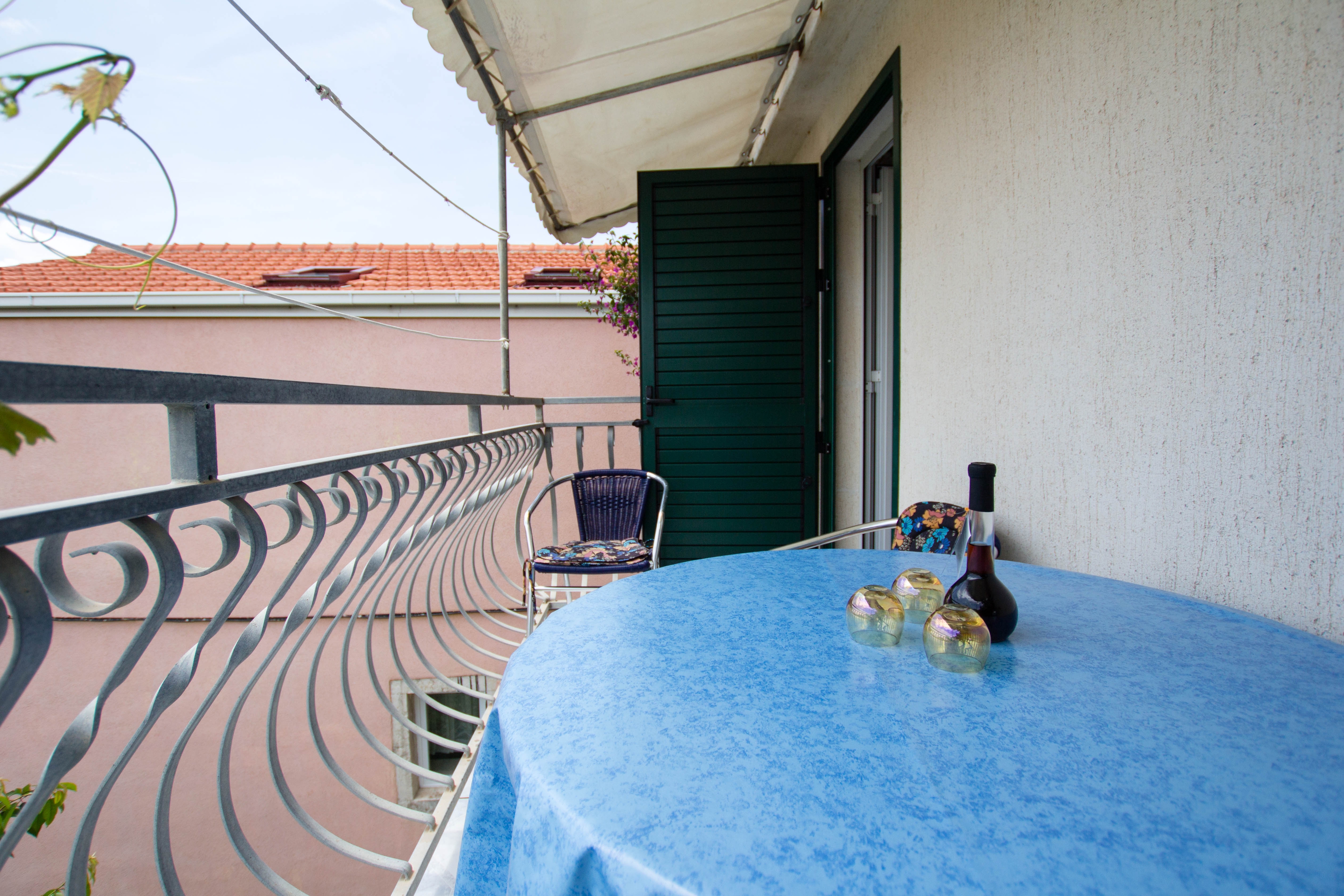 One bedroom apartment near beach Sućuraj, Hvar  A-b