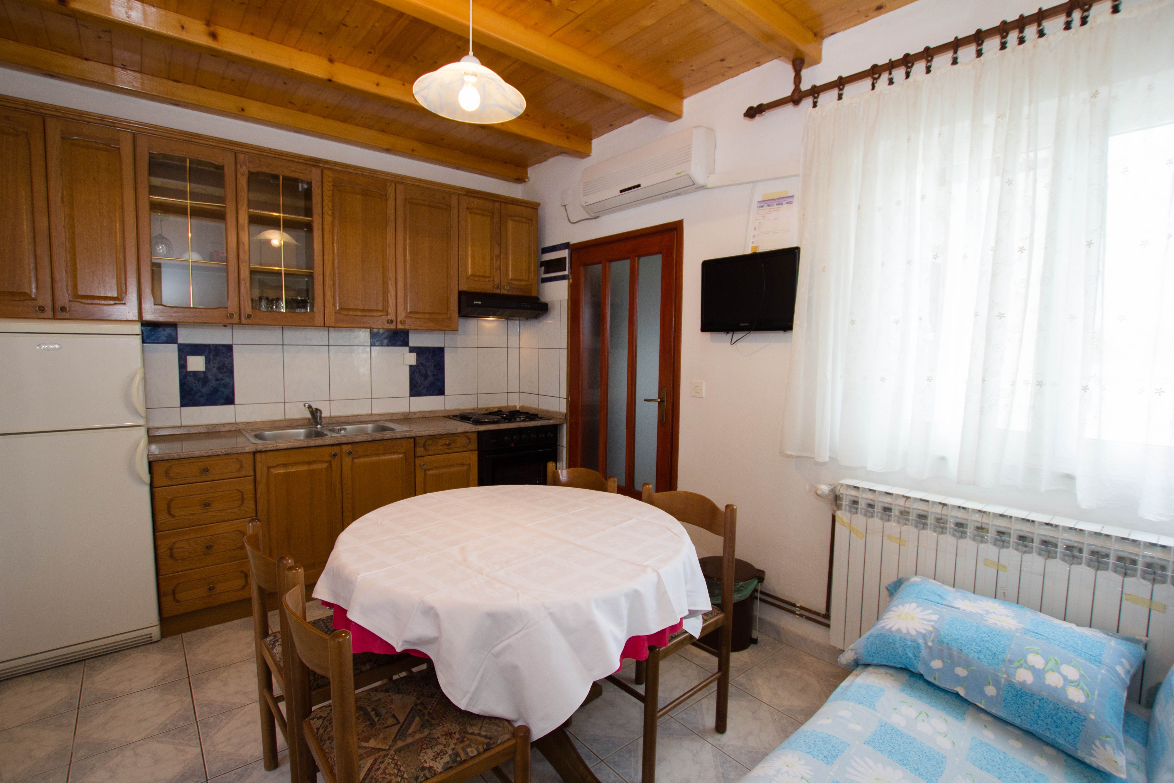 One bedroom apartment near beach Sućuraj, Hvar  A-b