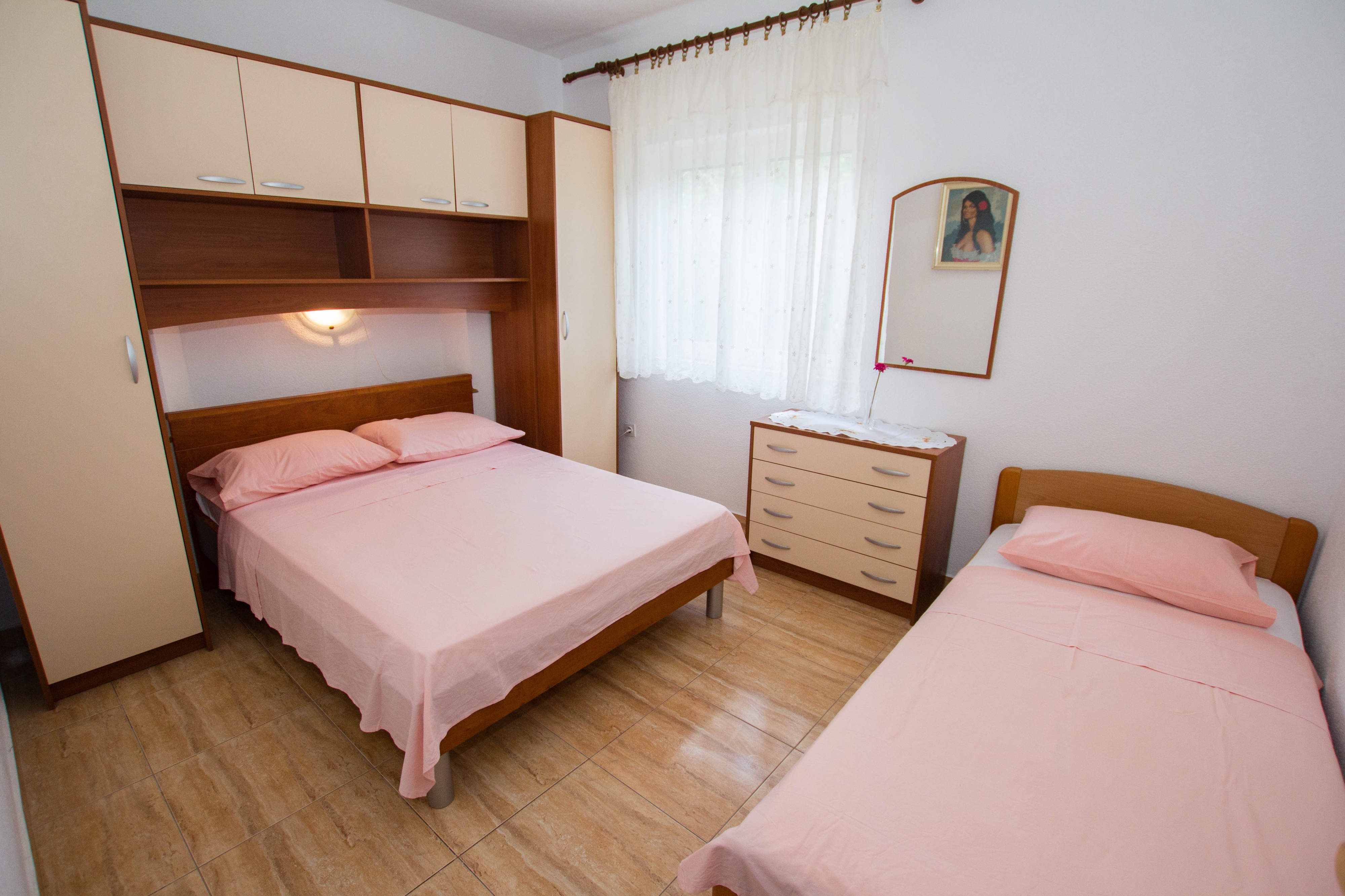 One bedroom apartment near beach Sućuraj, Hvar  A-c