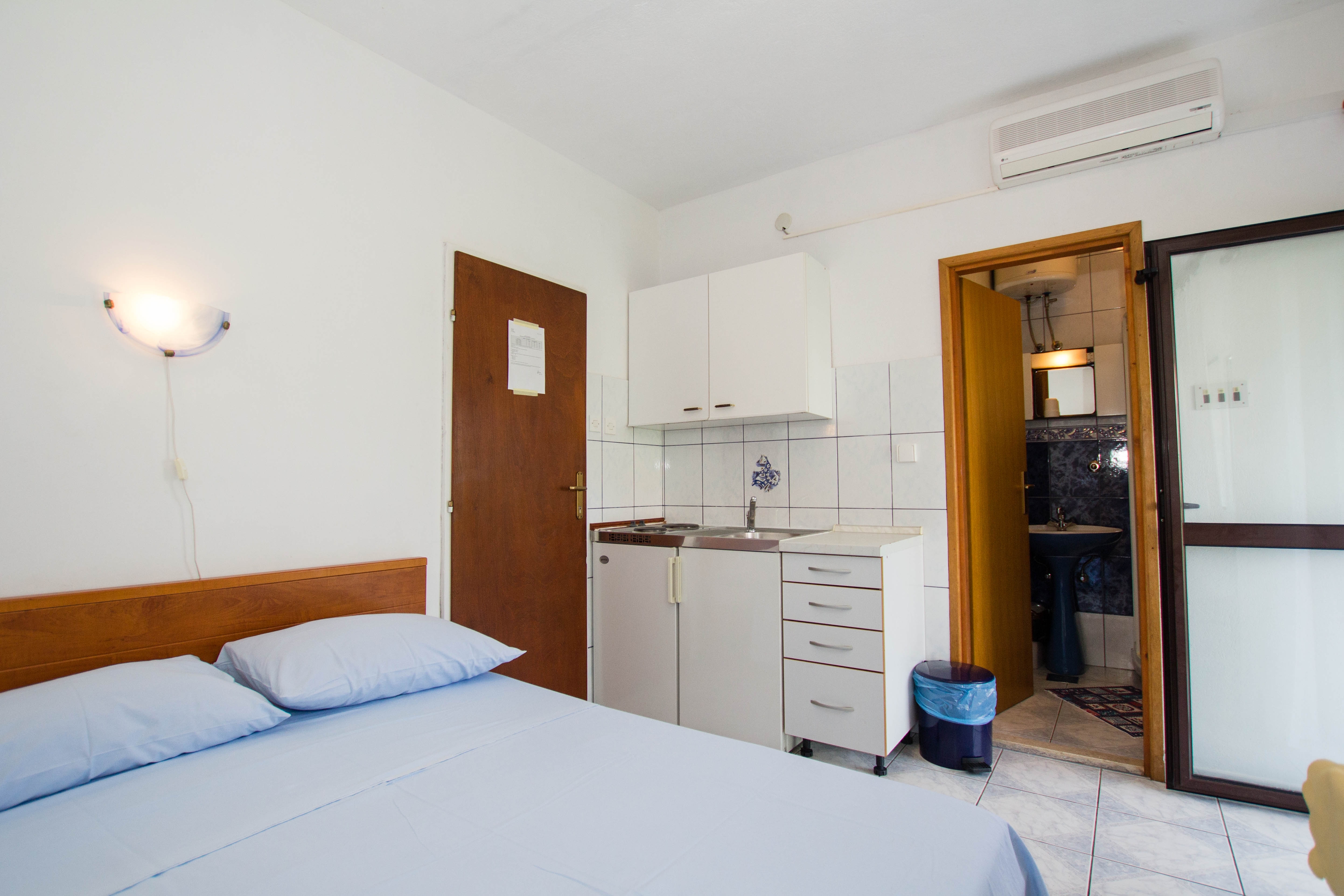 Studio flat near beach Sućuraj, Hvar  AS-a