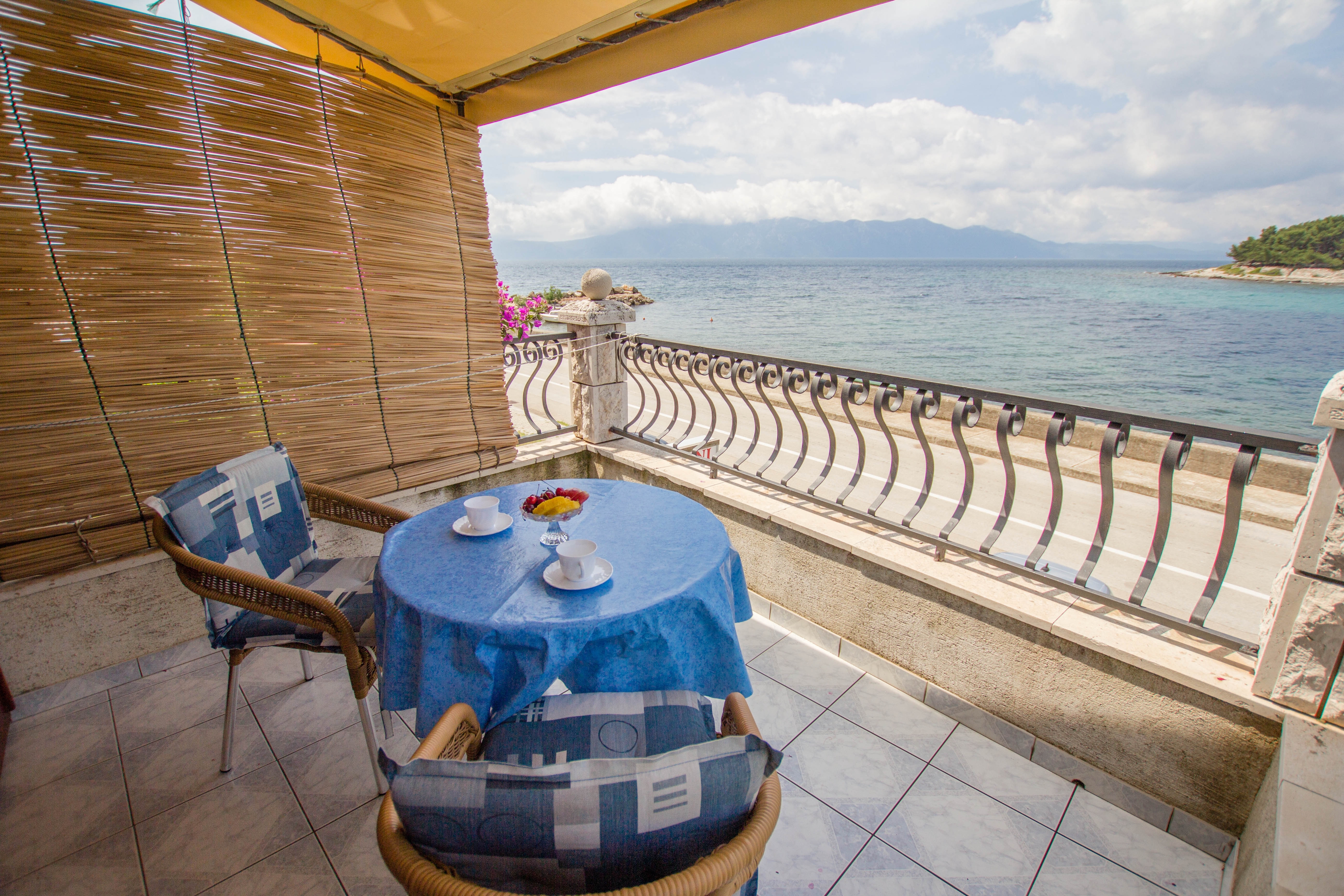 Studio flat near beach Sućuraj, Hvar  AS-b