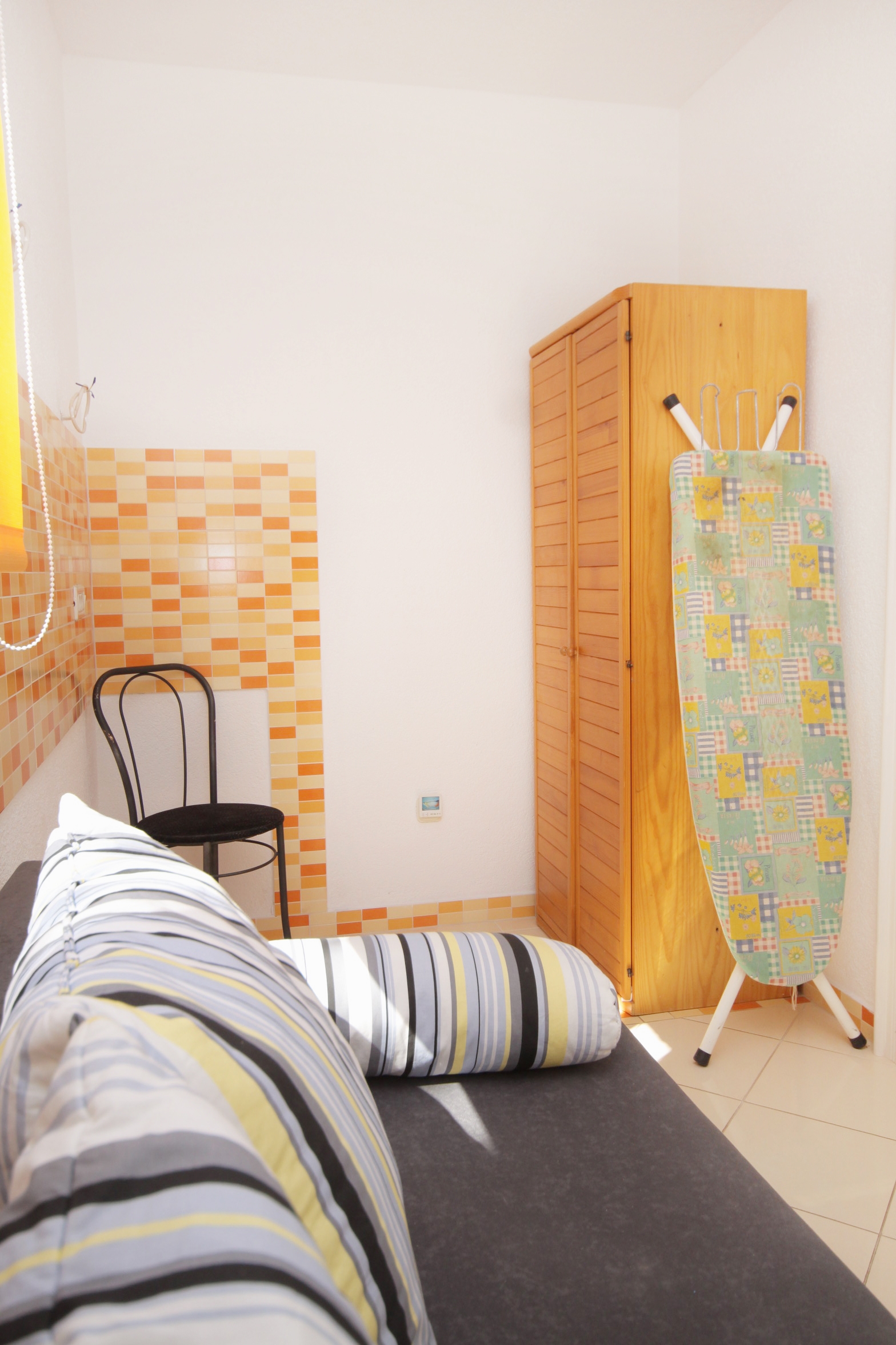 Four bedroom house with terrace and sea view Postira, Brač  K