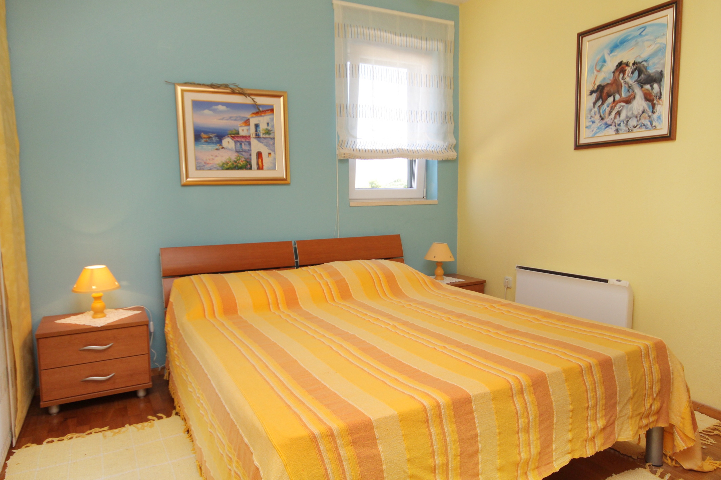 Four bedroom house with terrace and sea view Postira, Brač  K