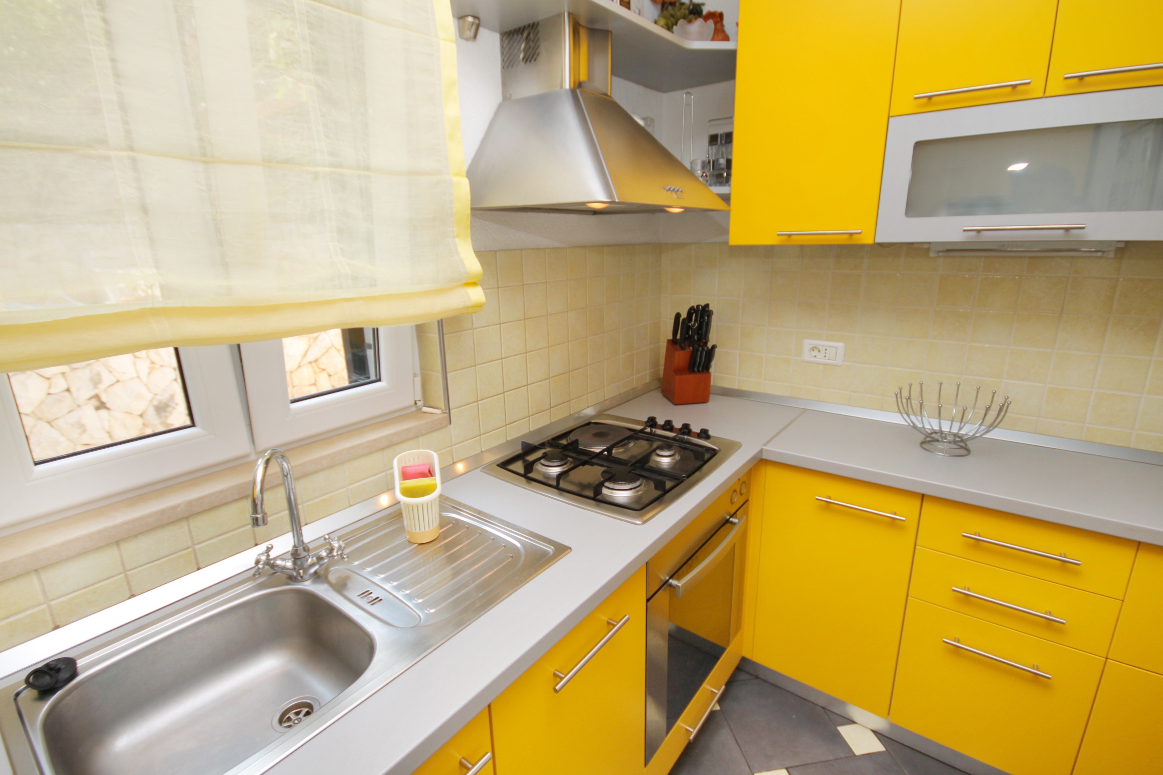 Four bedroom house with terrace and sea view Postira, Brač  K