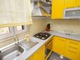Kitchen 2 Postira, Kitchen 2 in the house, (pet friendly) and WiFi.