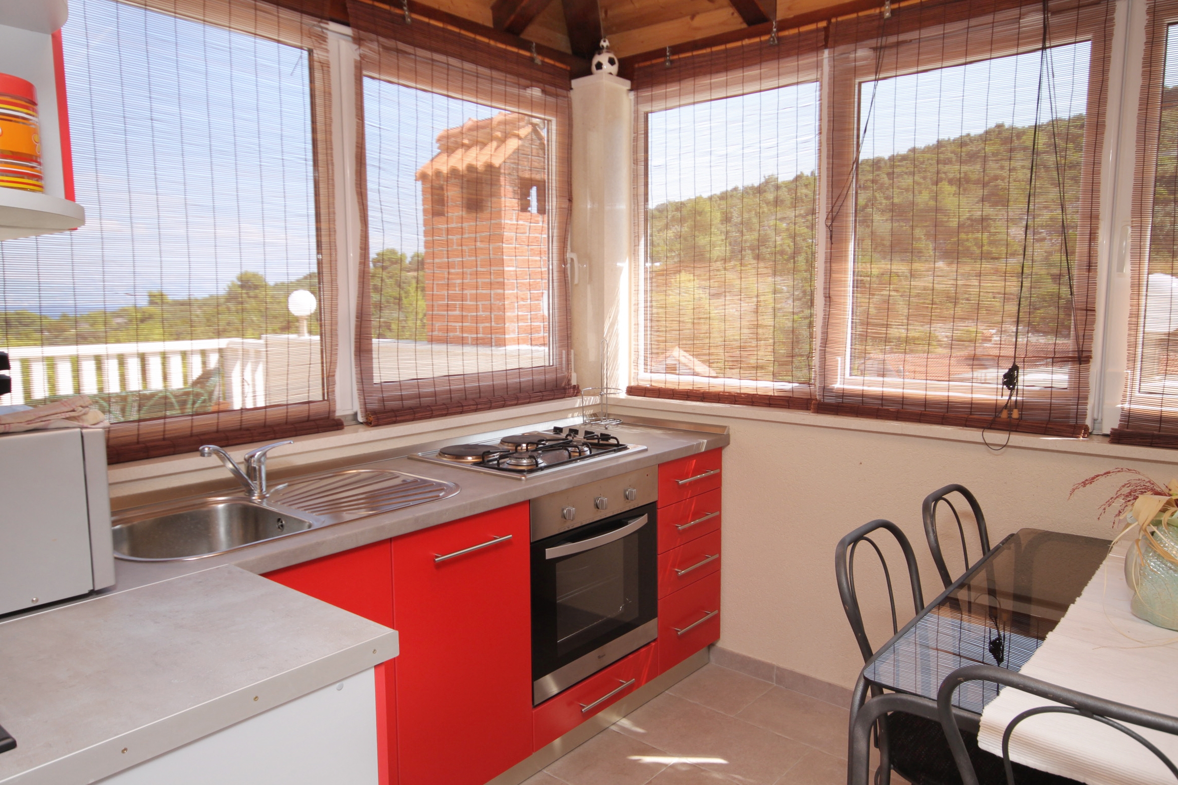 Four bedroom house with terrace and sea view Postira, Brač  K