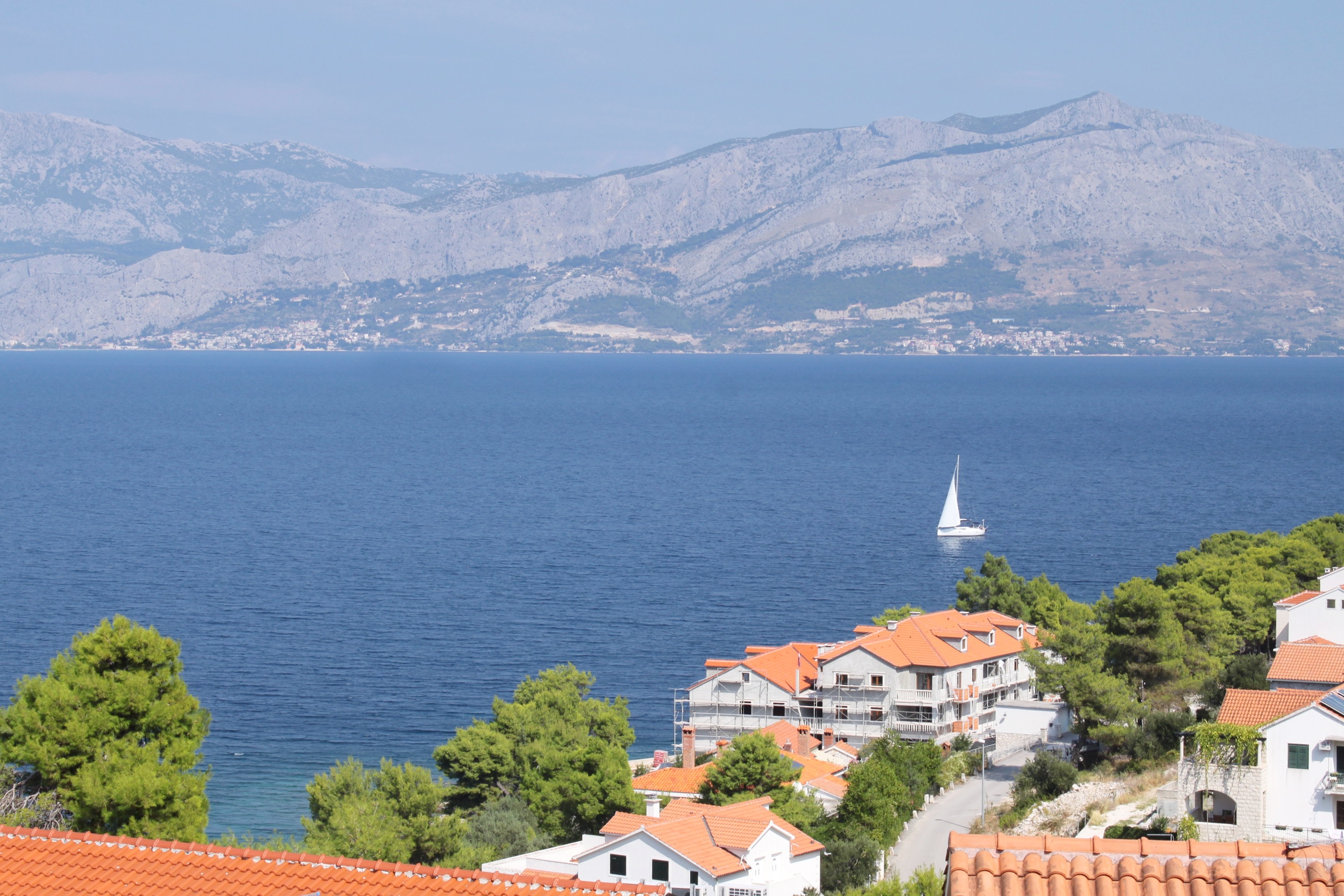 Four bedroom house with terrace and sea view Postira, Brač  K