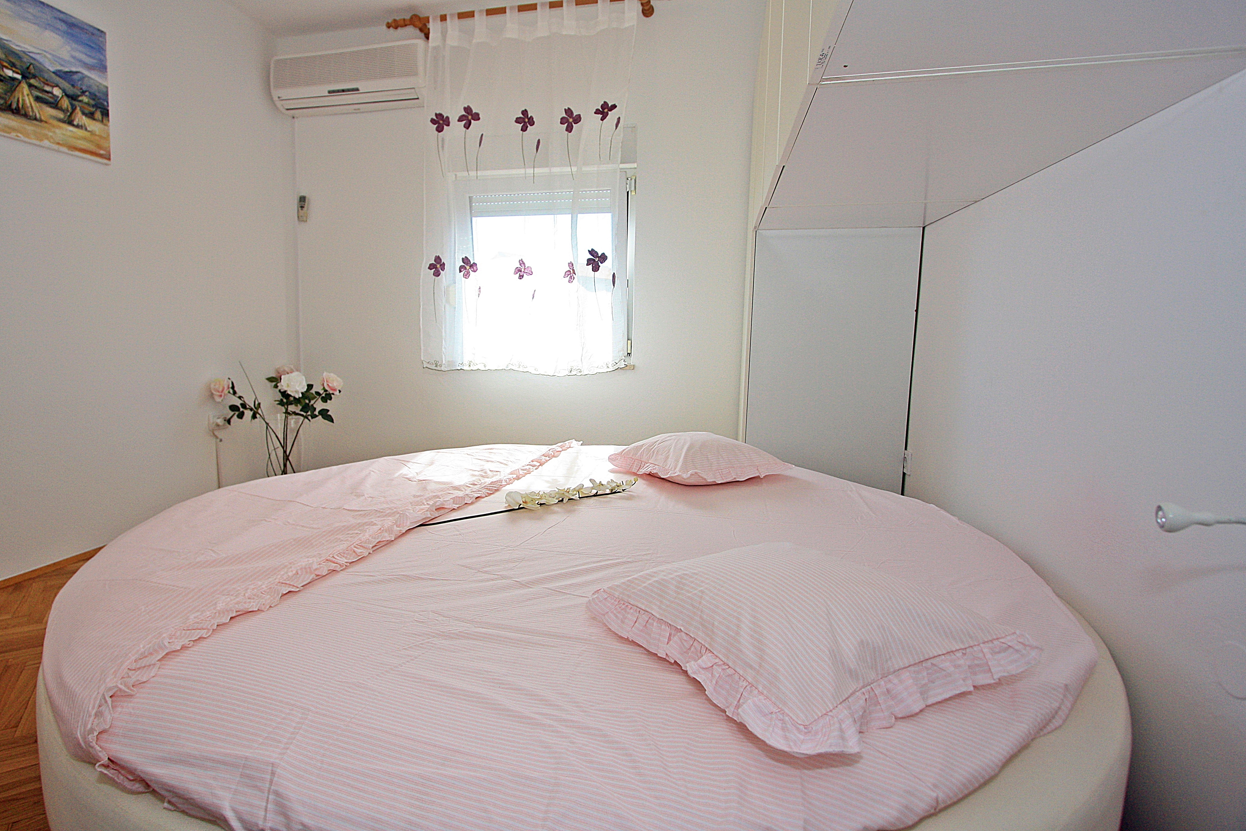 Three bedroom apartment with terrace Supetar, Brač  A-a