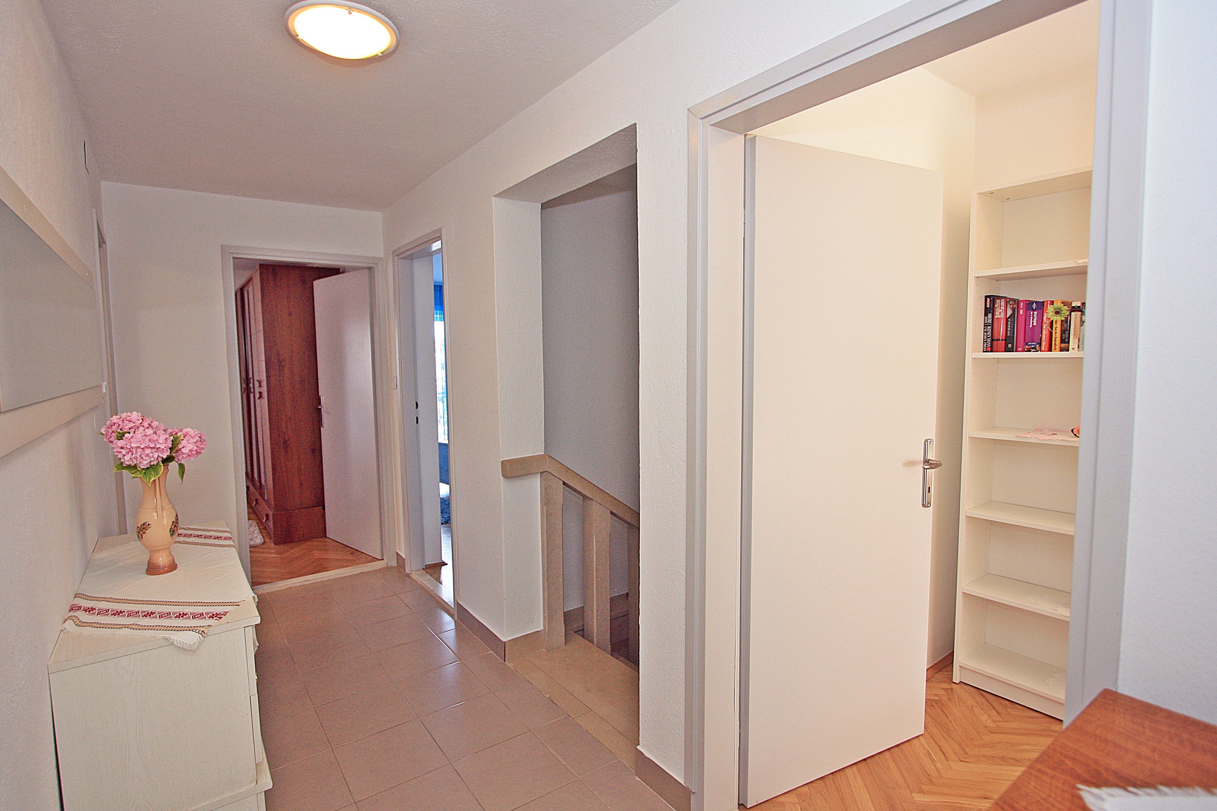 Three bedroom apartment with terrace Supetar, Brač  A-a
