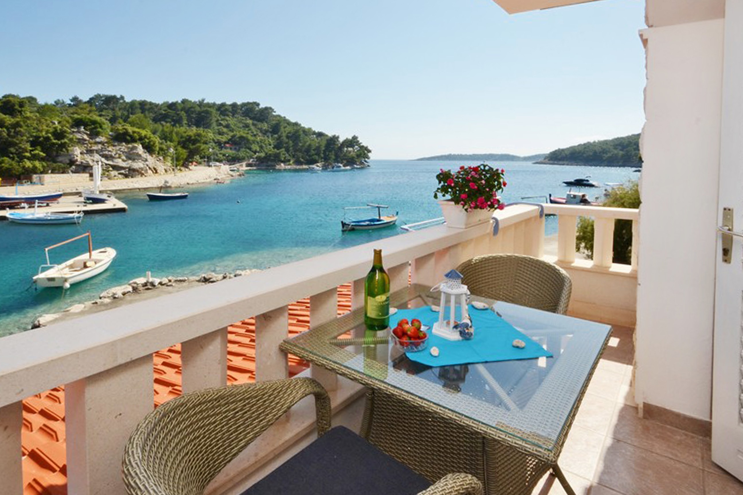 One bedroom apartment with balcony and sea view Gršćica, Korčula (A-567-a) One bedroom apartment with balcony and sea view Gršćica, Korčula (A-567-a)