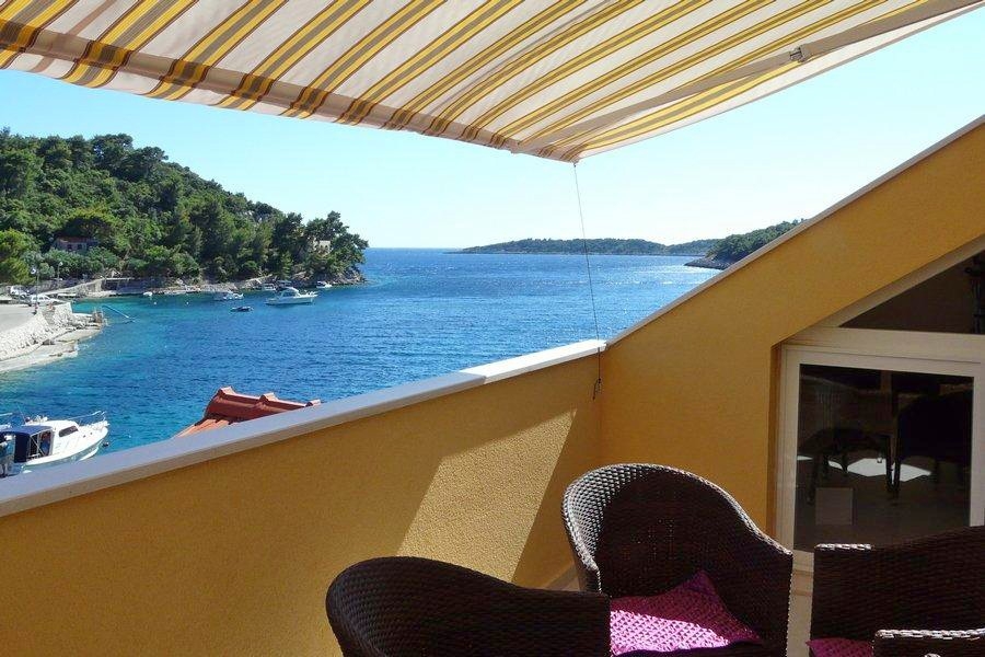 Two bedroom apartment with terrace and sea view Gršćica, Korčula (A-567-d)