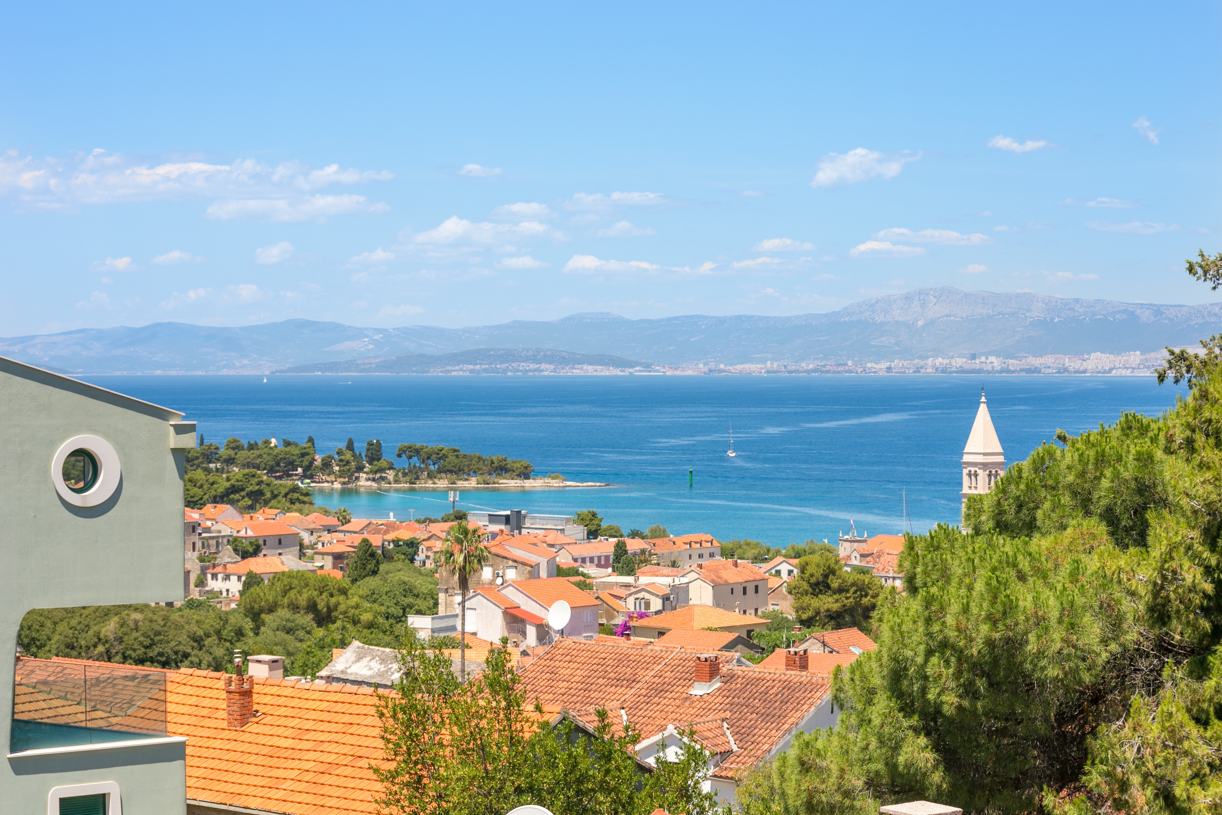 Three bedroom apartment with balcony and sea view Supetar, Brač  A-a