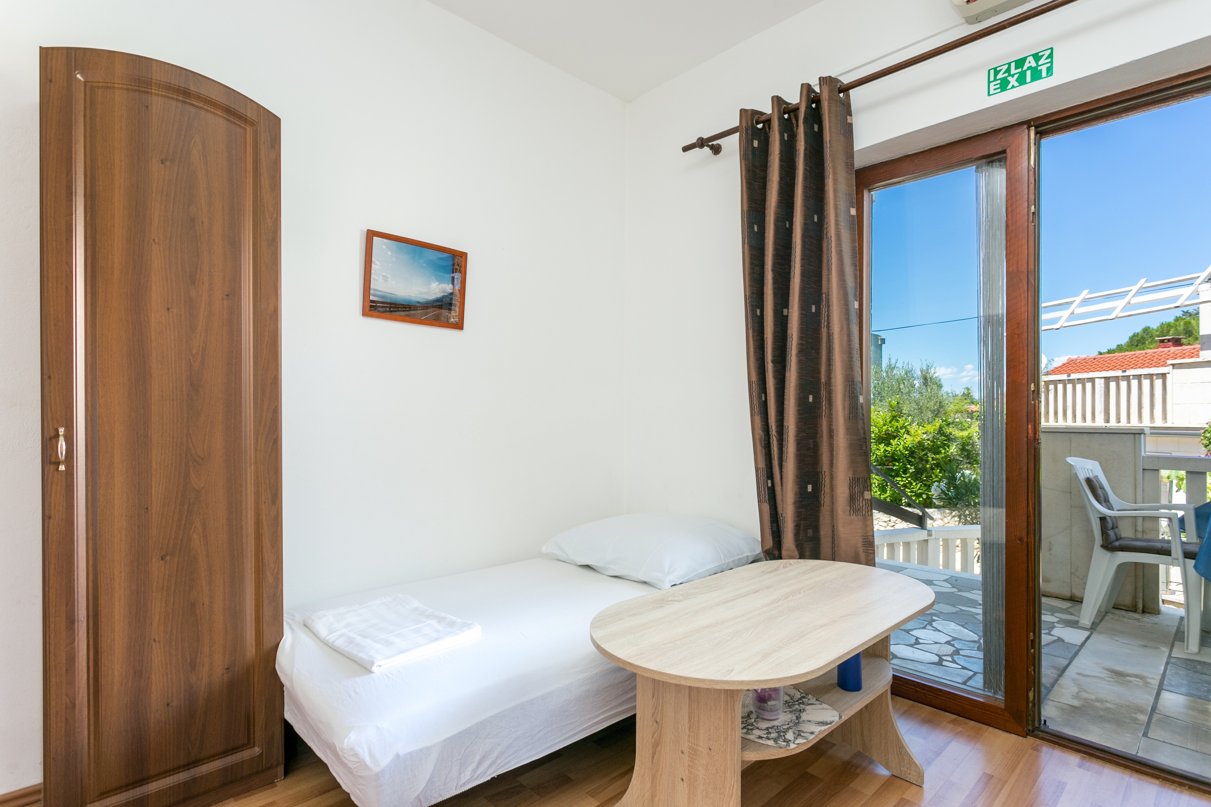 One bedroom apartment with terrace Supetar, Brač  A-c