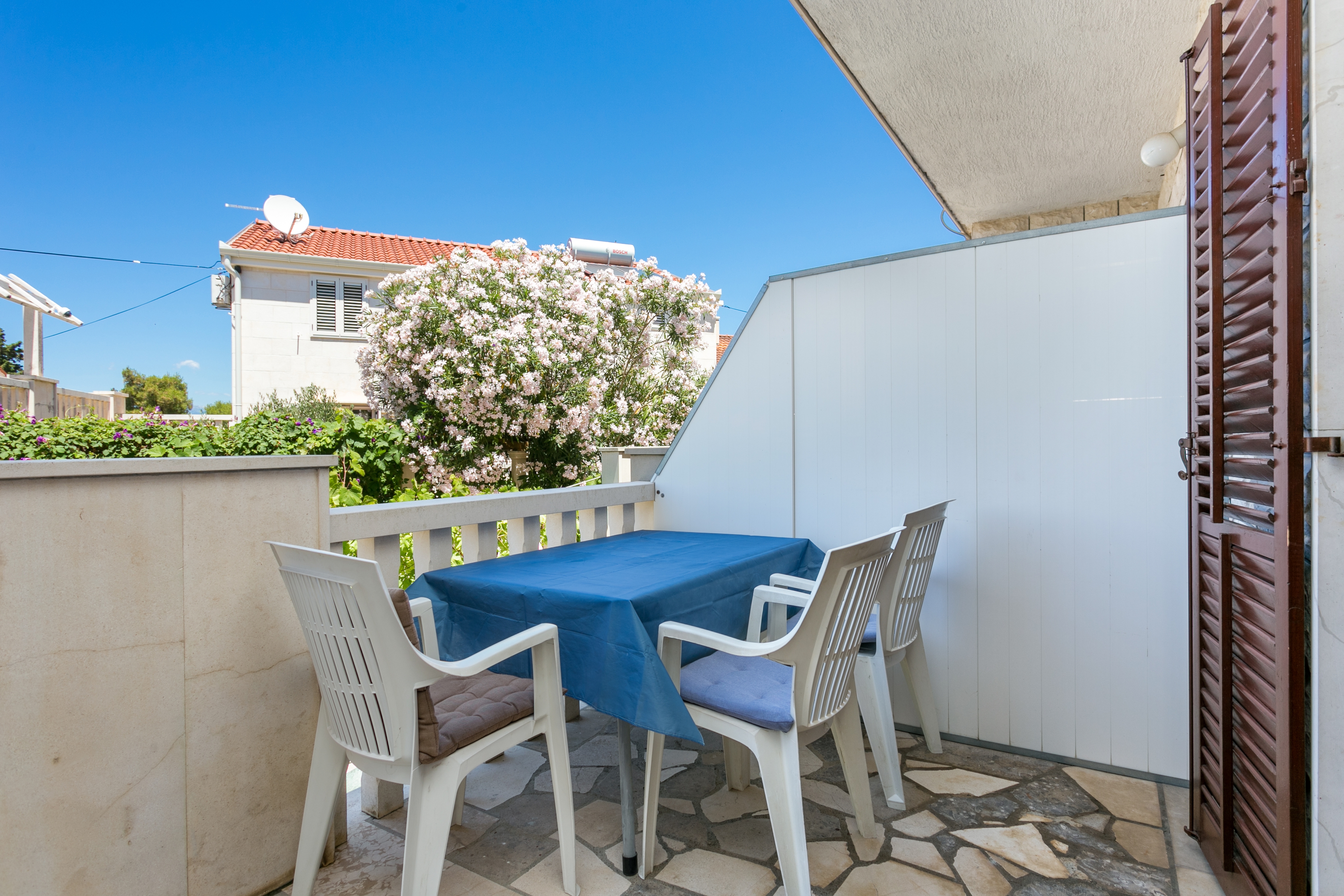 One bedroom apartment with terrace Supetar, Brač  A-c