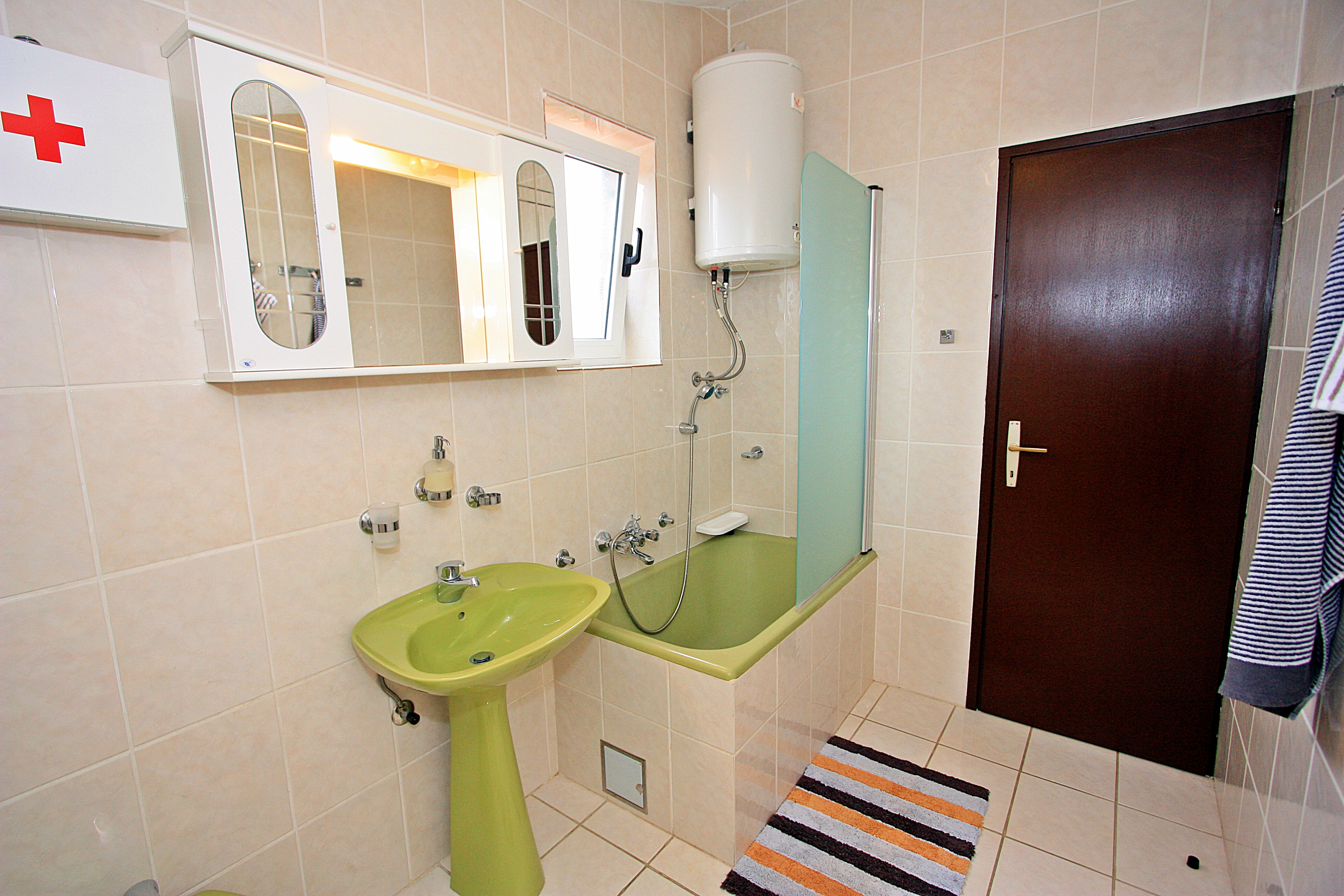 Three bedroom house with terrace and sea view Škrip, Brač  K