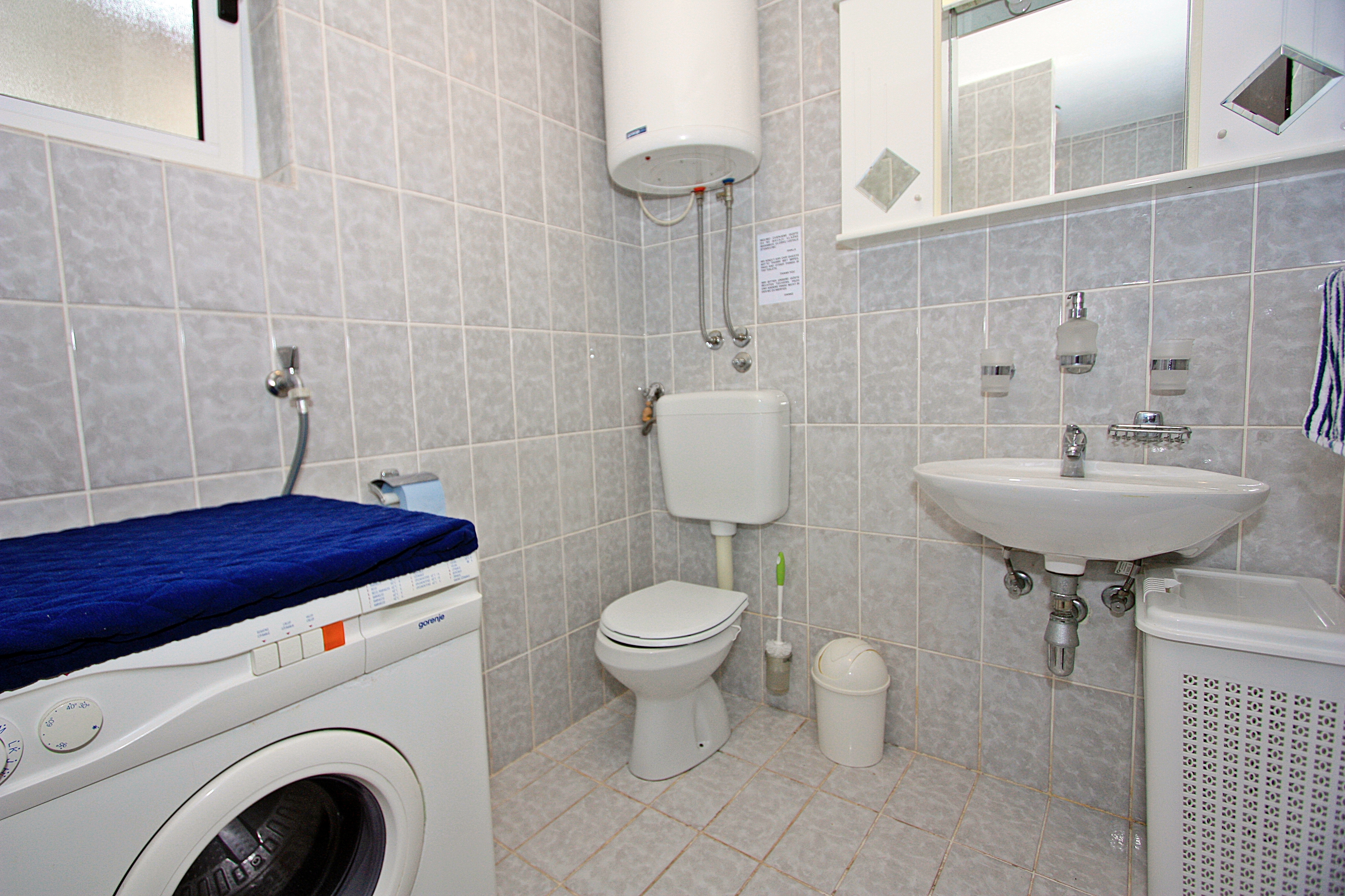 Three bedroom house with terrace and sea view Škrip, Brač  K