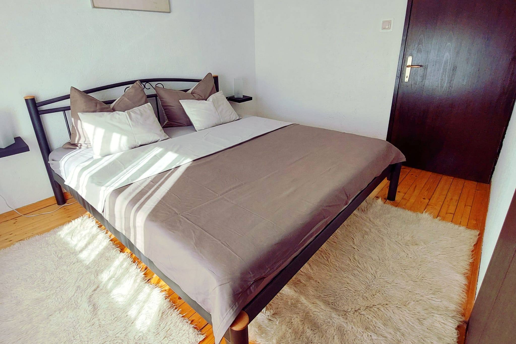 Three bedroom house with terrace and sea view Škrip, Brač  K