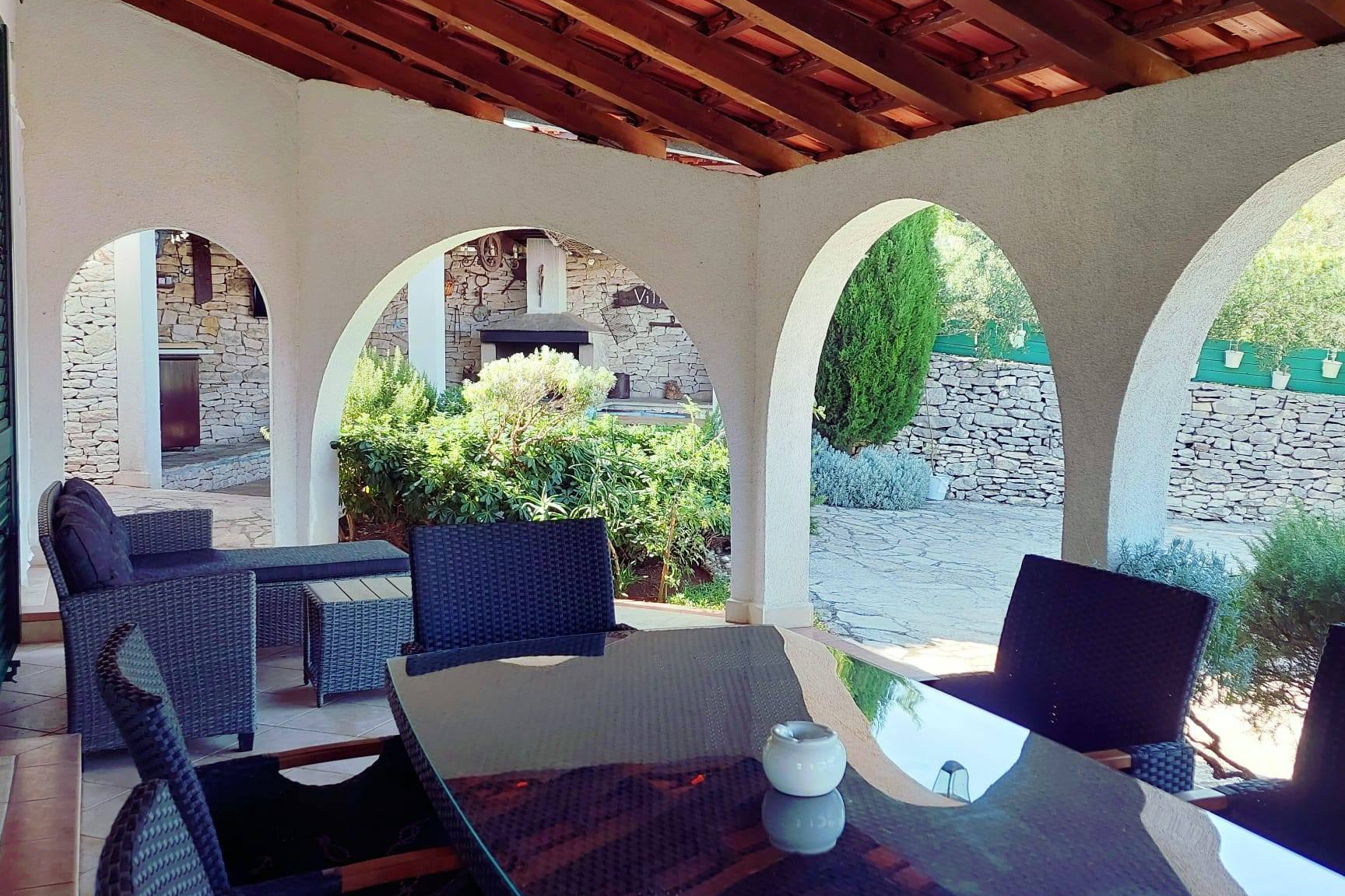 Three bedroom house with terrace and sea view Škrip, Brač  K