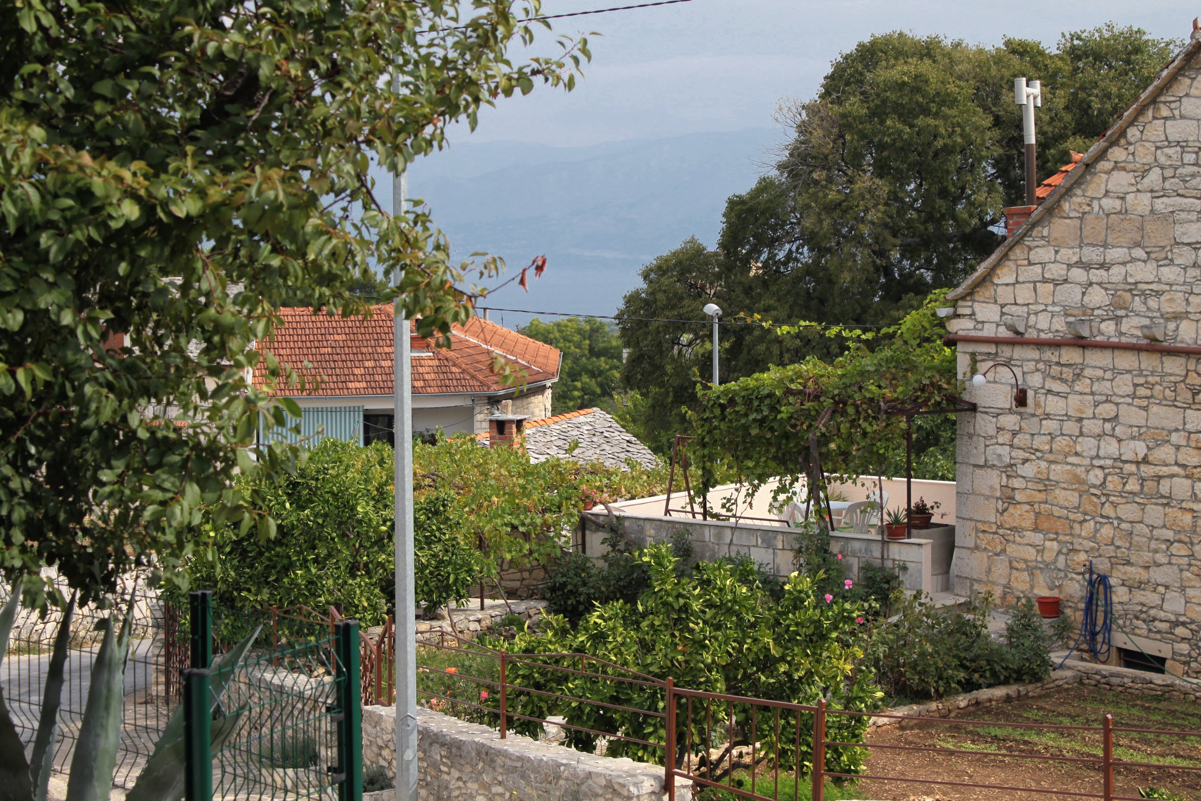 Three bedroom house with terrace and sea view Škrip, Brač  K