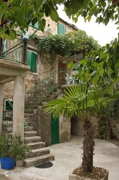 Property Dol, Brač, Property 5674 - Vacation Rentals with pebble beach.