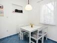 Salle à manger Bobovišća na Moru, Salle à manger dans l’hébergement en type apartment, WiFi.