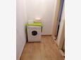 Jelsa, Hallway in the apartment, (pet friendly) and WiFi.