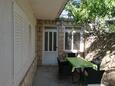 Terrace 2 Jelsa, Terrace 2 in the apartment, (pet friendly) and WiFi.