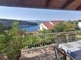Jelsa, Terrace 1 in the apartment, with a sea view, (pet friendly) and WiFi.