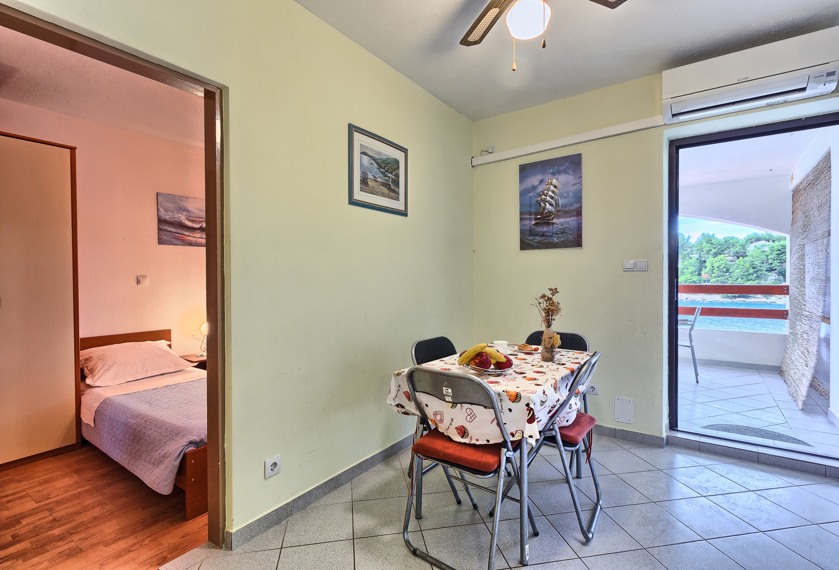 Two bedroom apartment near beach Basina (Hvar) (A-5699-a) Two bedroom apartment near beach Basina (Hvar) (A-5699-a)