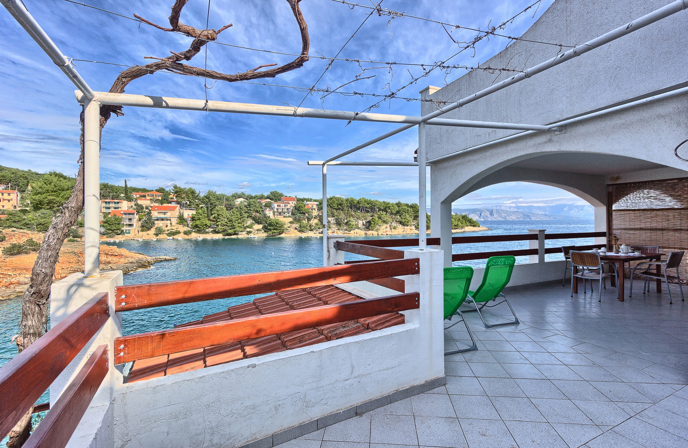 Two bedroom apartment near beach Basina, Hvar  A-a