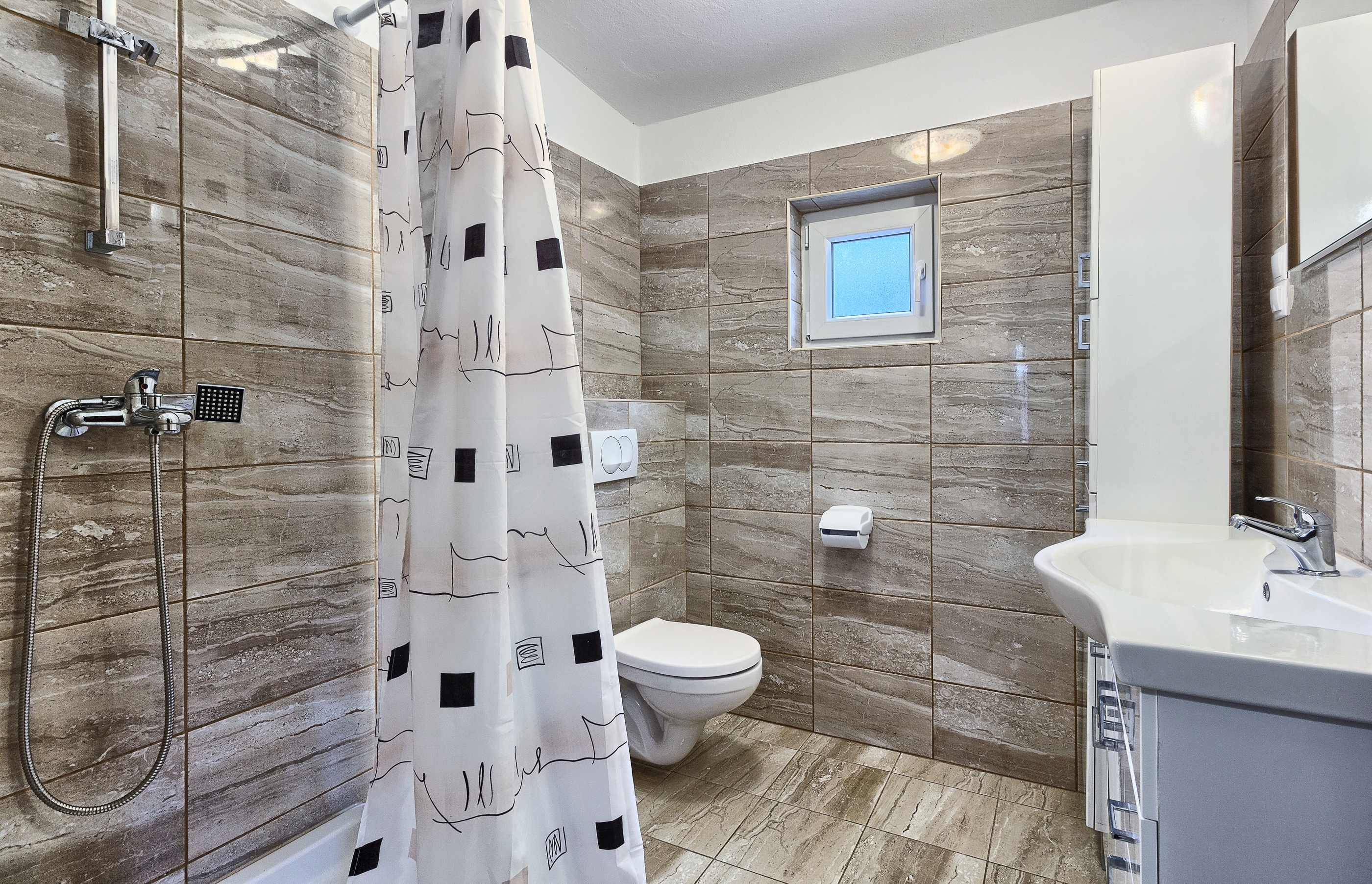 Top Hvar Basina Top Hvar Basina