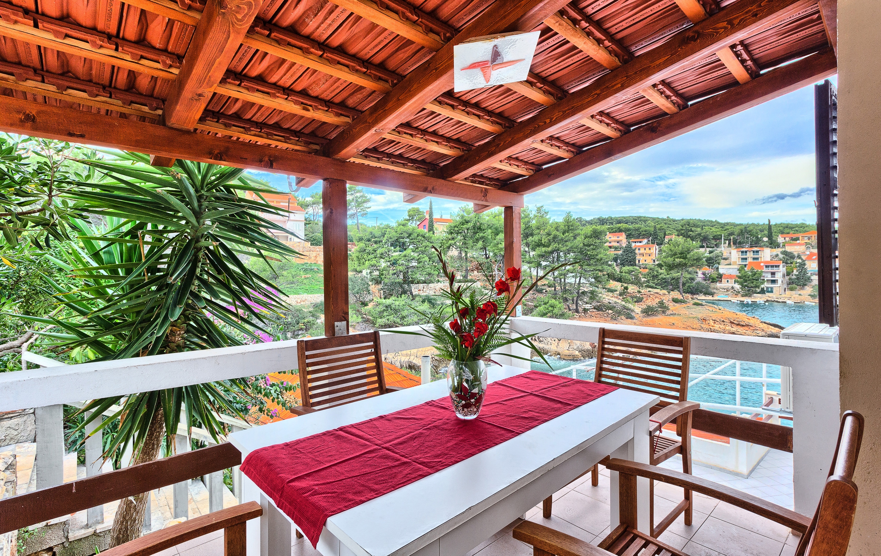 Two bedroom apartment near beach Basina, Hvar  A-b