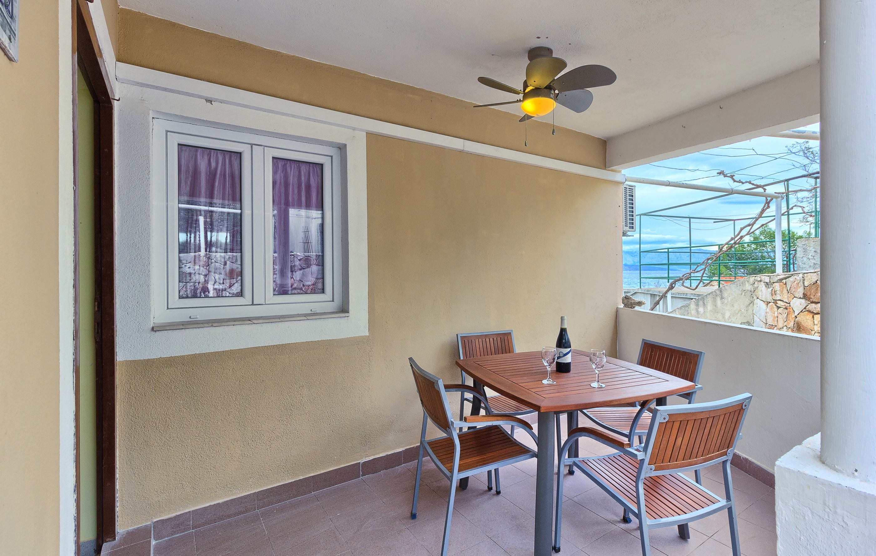 Two bedroom apartment near beach Basina, Hvar  A-c