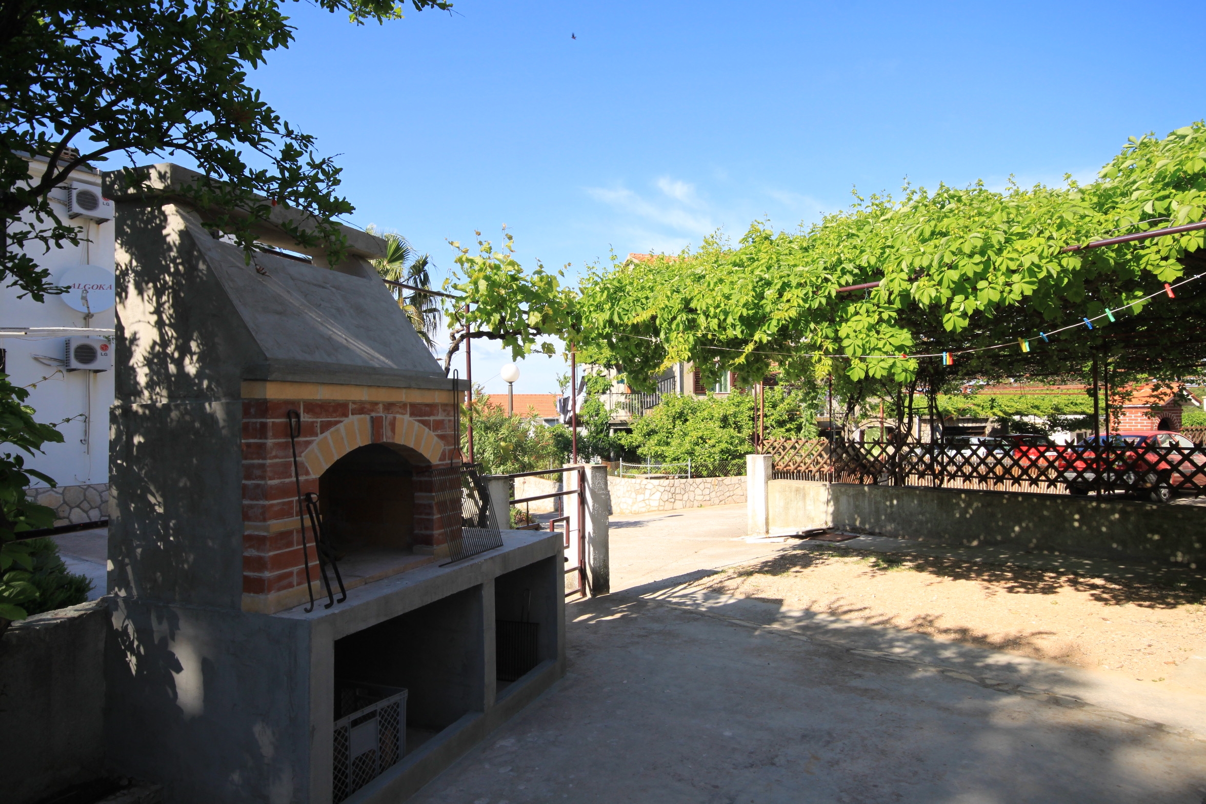 Two bedroom apartment with terrace Jelsa, Hvar  A-a