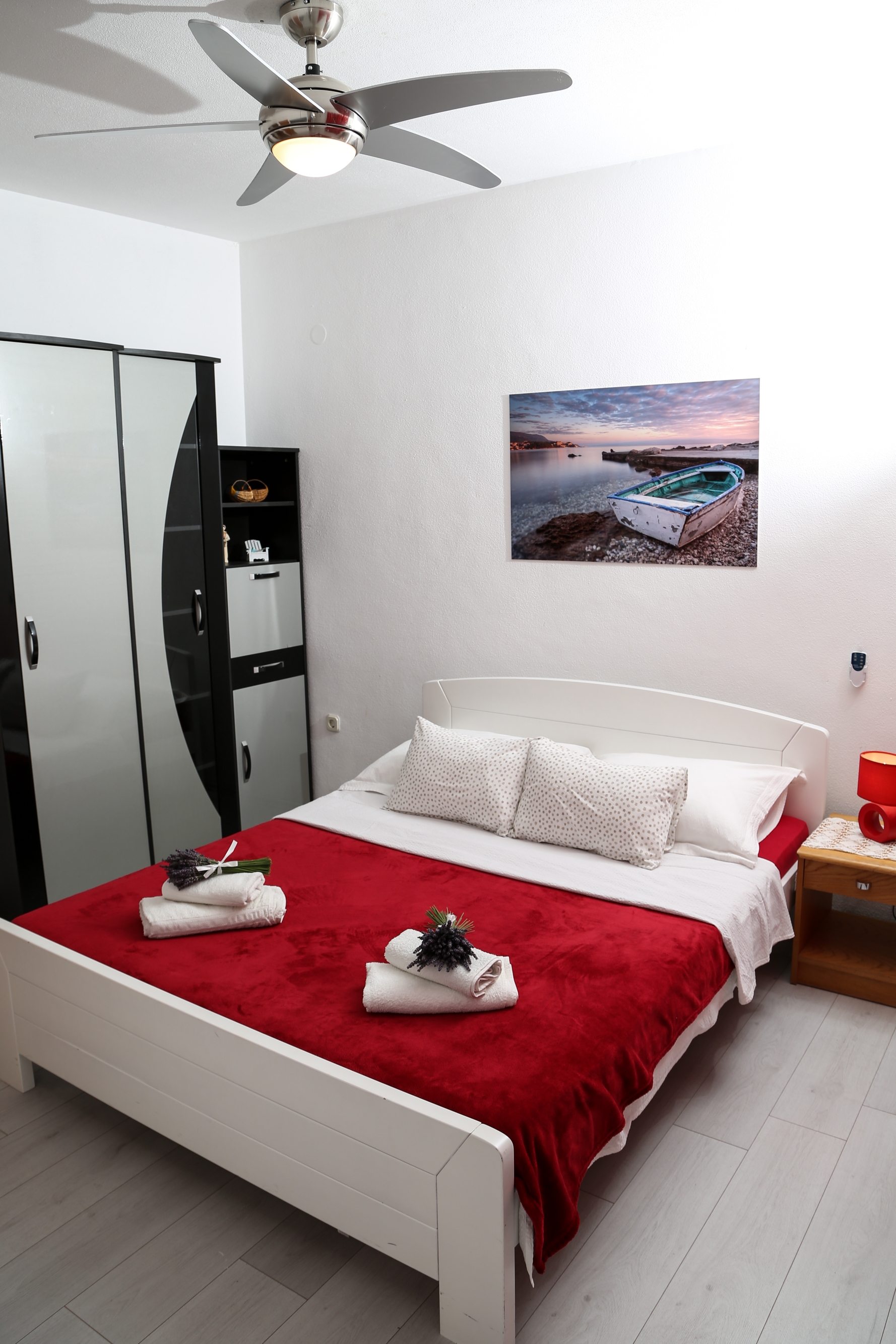Three bedroom apartment with terrace and sea view Jelsa, Hvar  A-b