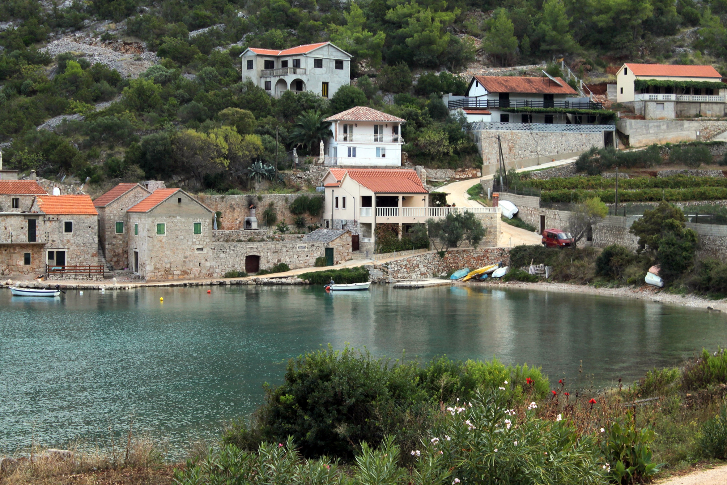 Three bedroom apartment near beach Cove Prapratna - Prapatna, Hvar  A-a