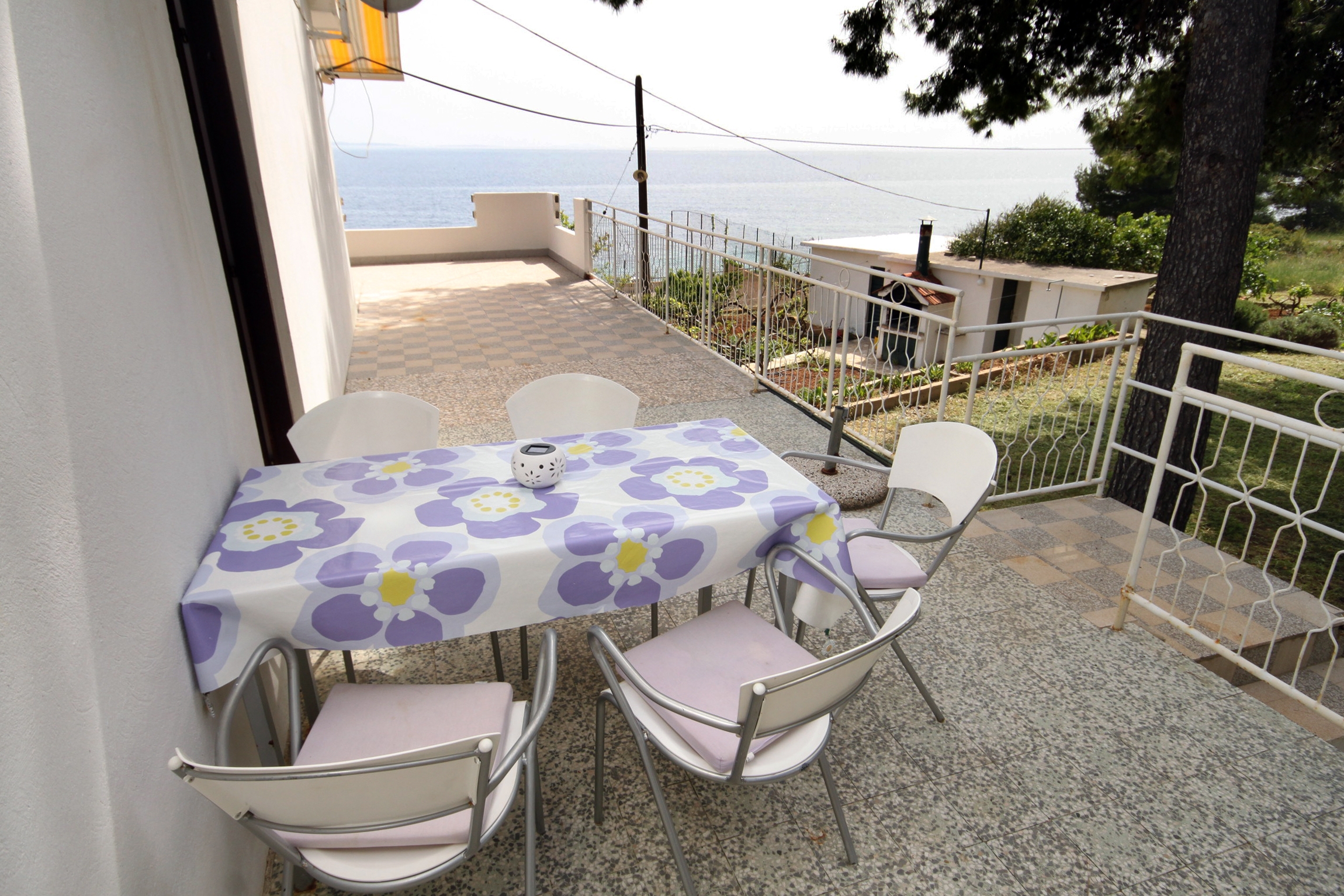Two bedroom apartment near beach Ivan Dolac, Hvar  A-b