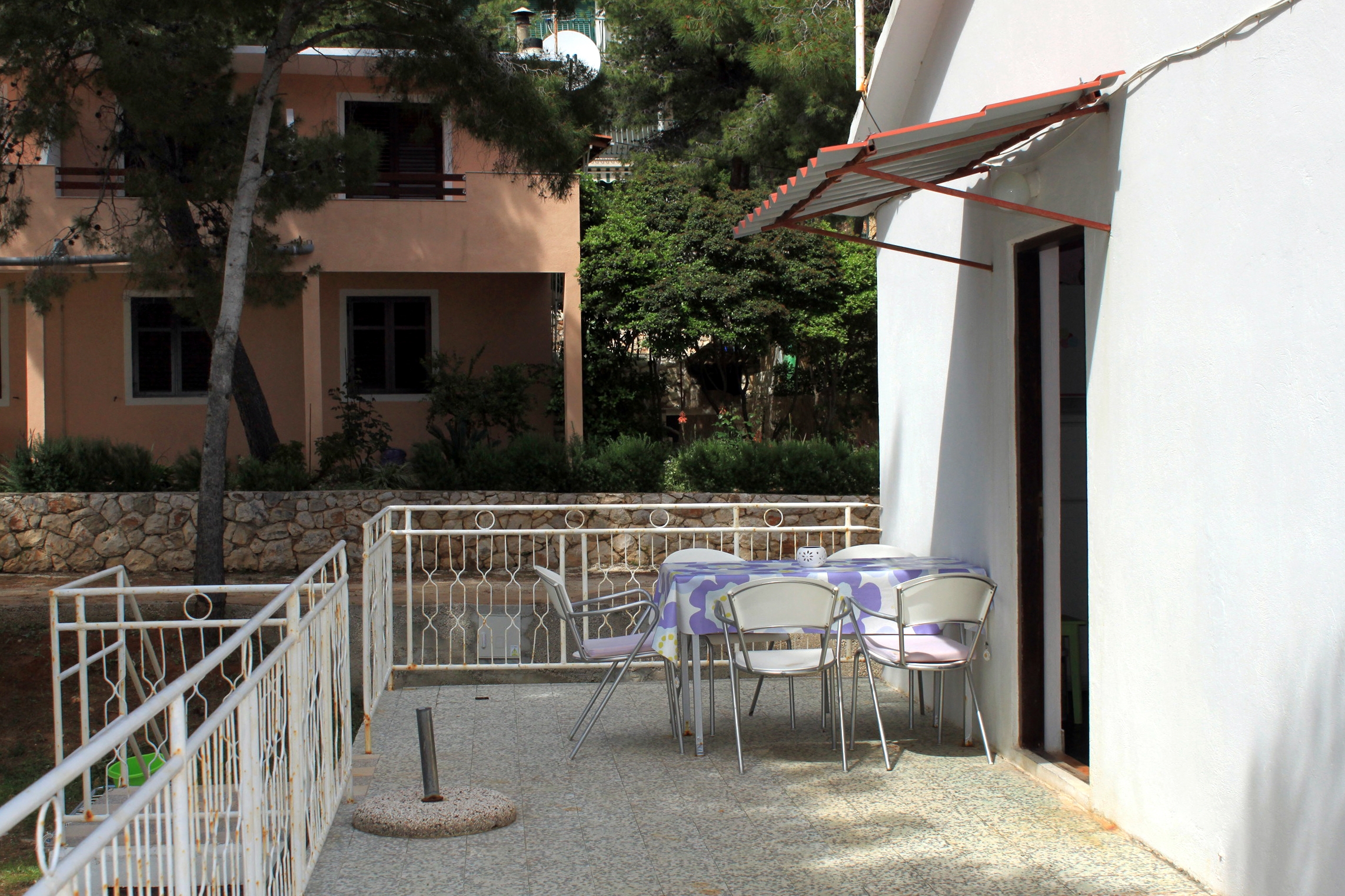Two bedroom apartment near beach Ivan Dolac, Hvar  A-b