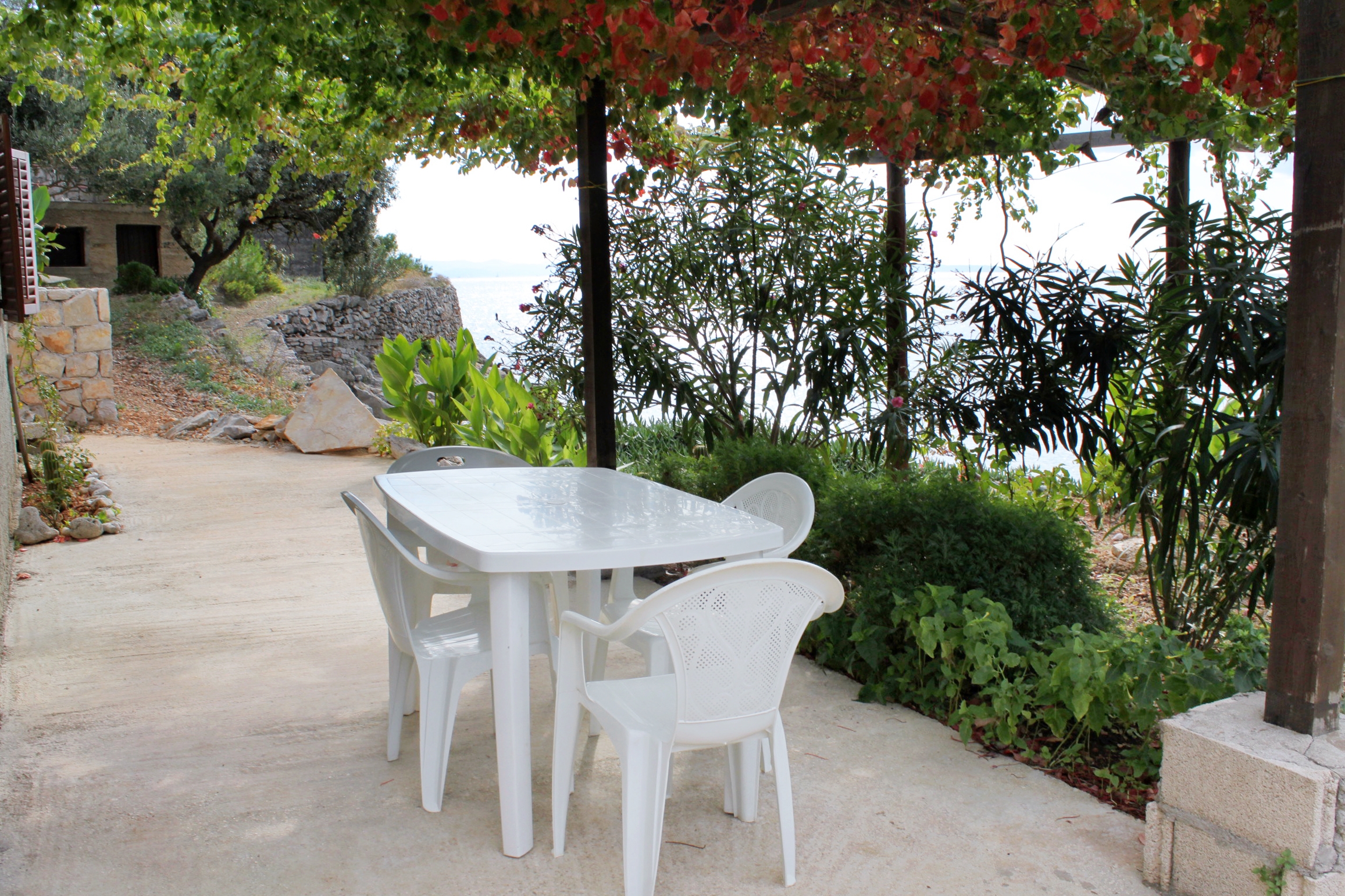 One bedroom apartment near beach Cove Skozanje, Hvar  A-b