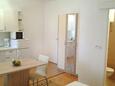 Stari Grad, Dormitorio in the studio-apartment, air condition available, (pet friendly) y WiFi.