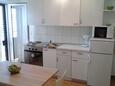 Stari Grad, Kitchen in the studio-apartment, (pet friendly) and WiFi.